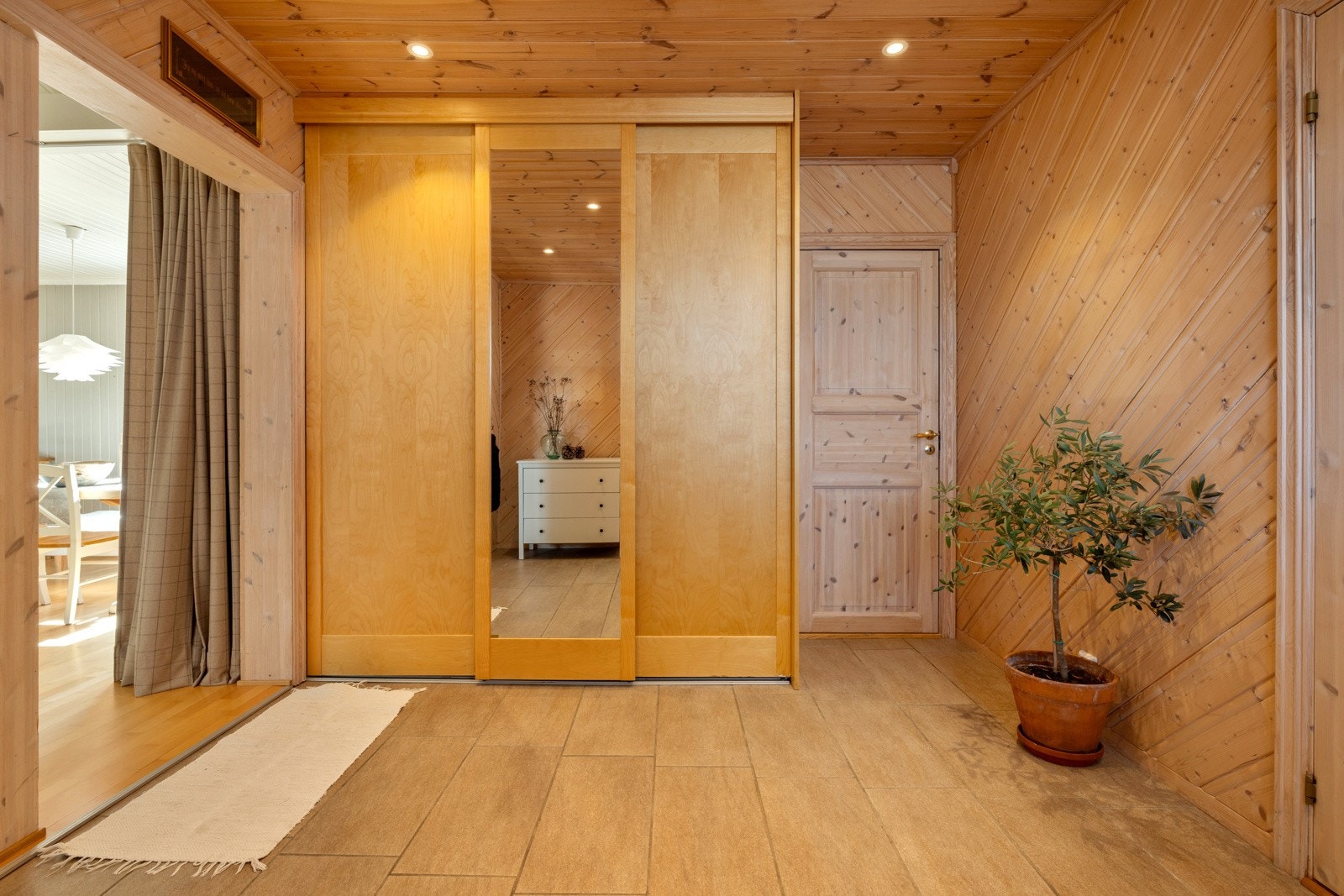 Her er det godt med skapplass! Galleribilde