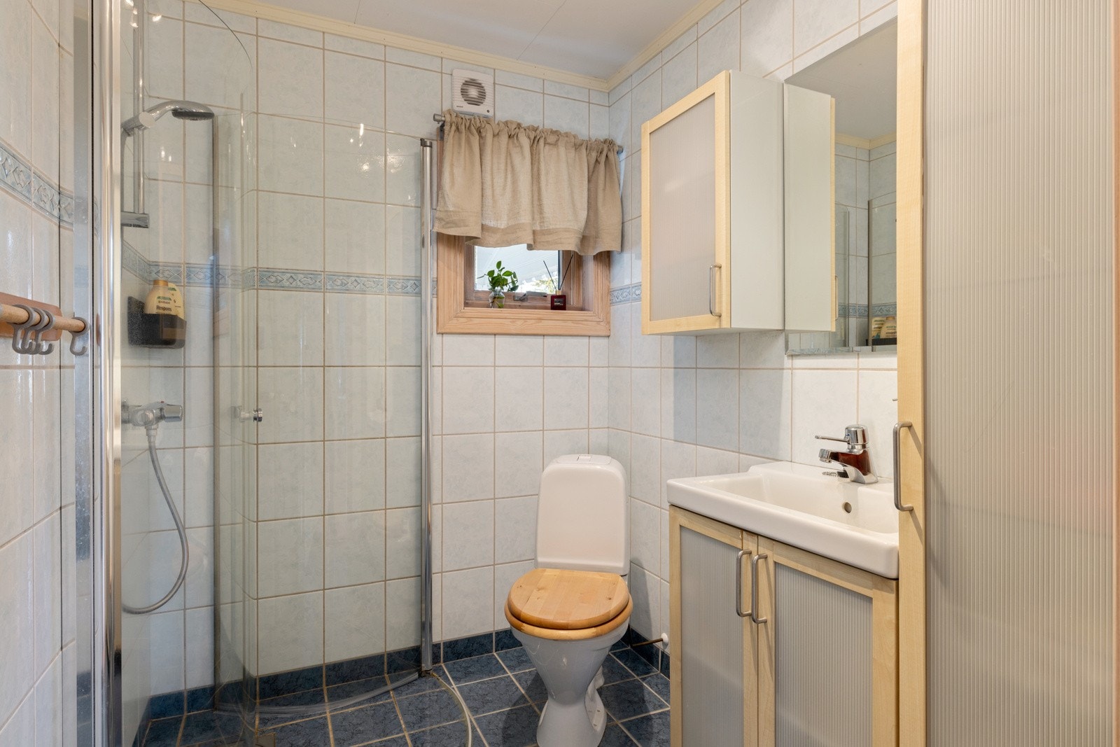 Bad nummer 2 har også gulvvarme. Praktisk for familien med 2 bad! Galleribilde