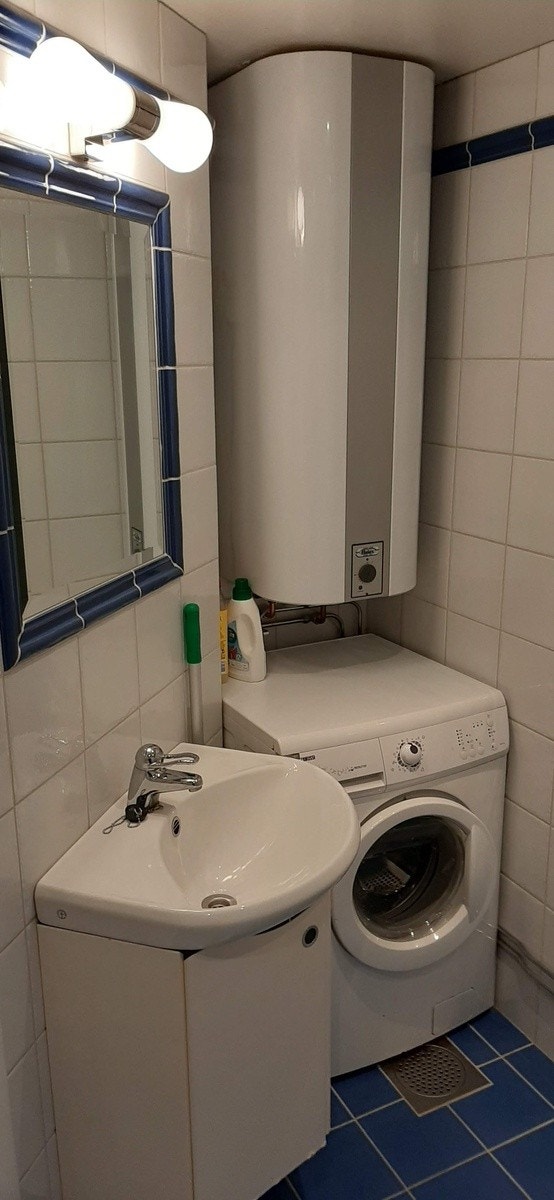 Servant og vaskemaskin Galleribilde