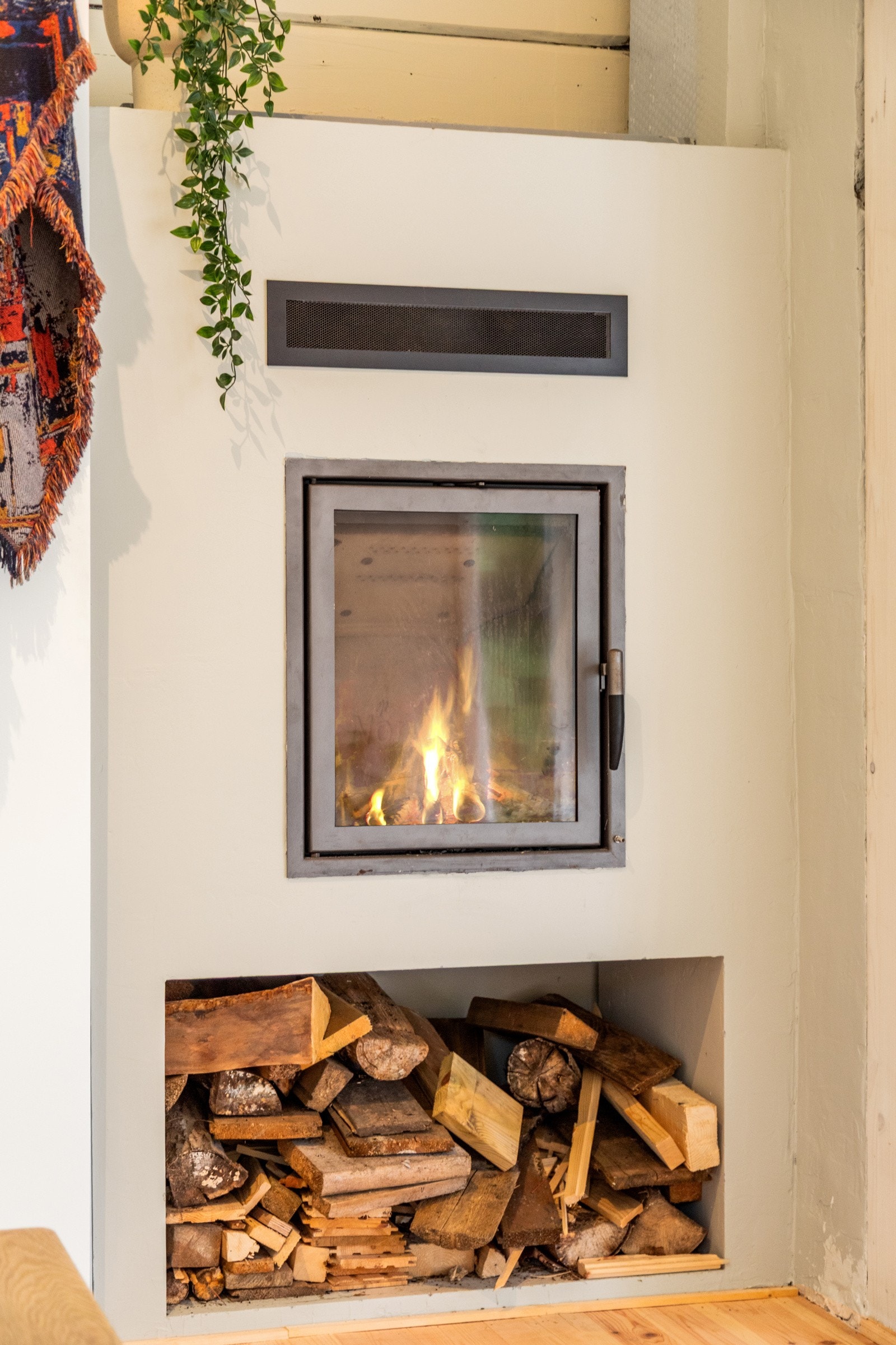 Peis på soverommet som varmer godt på kjørlige sensommerkvelder. Galleribilde