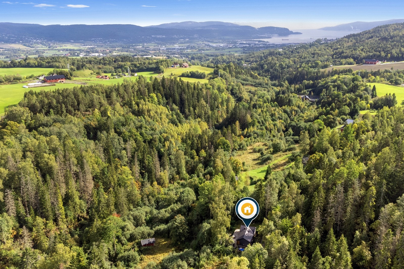 Flott beliggenhet med turområder og skiløyper rett i nærheten. Galleribilde