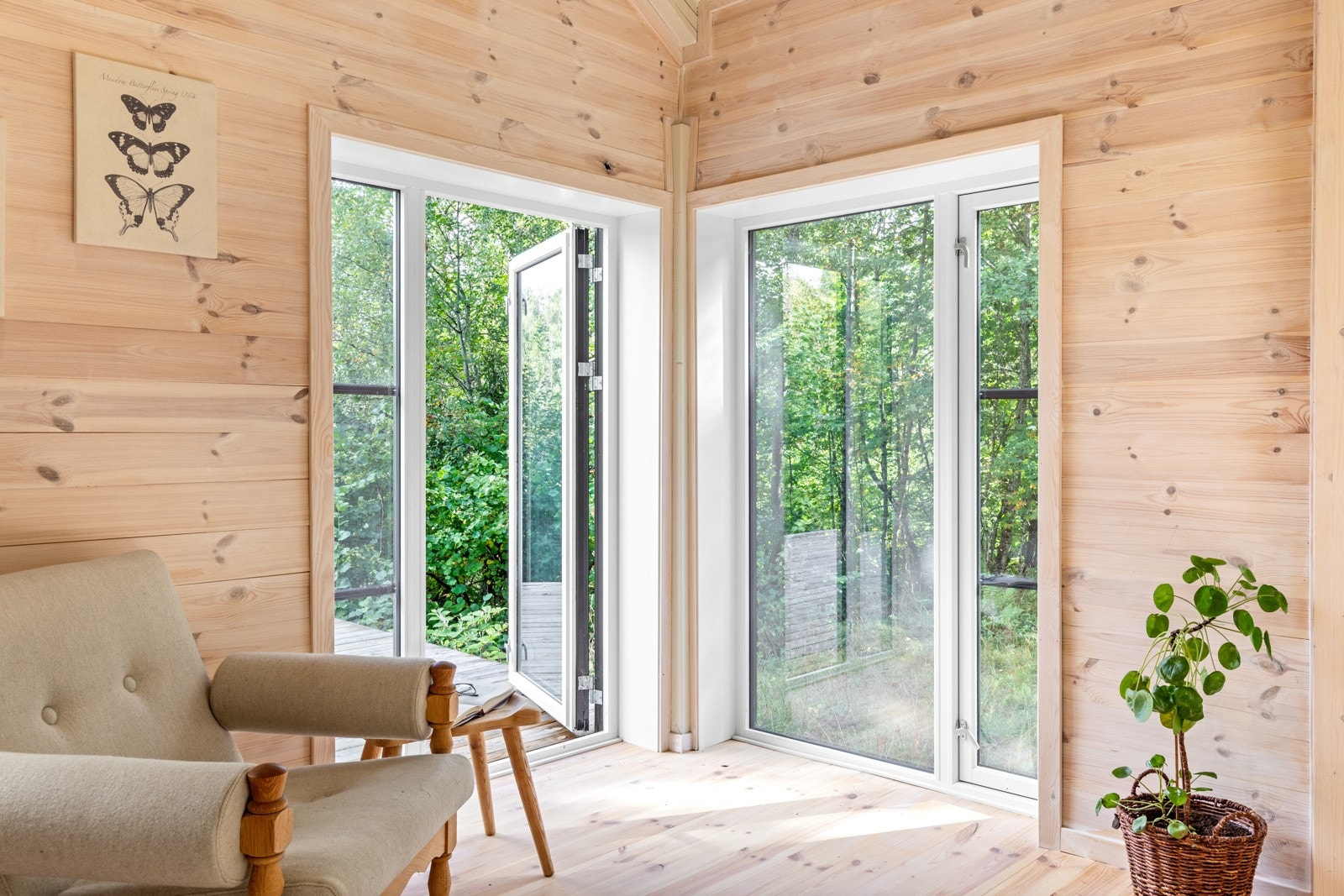 Utgang til terrasse fra soverommet. Galleribilde