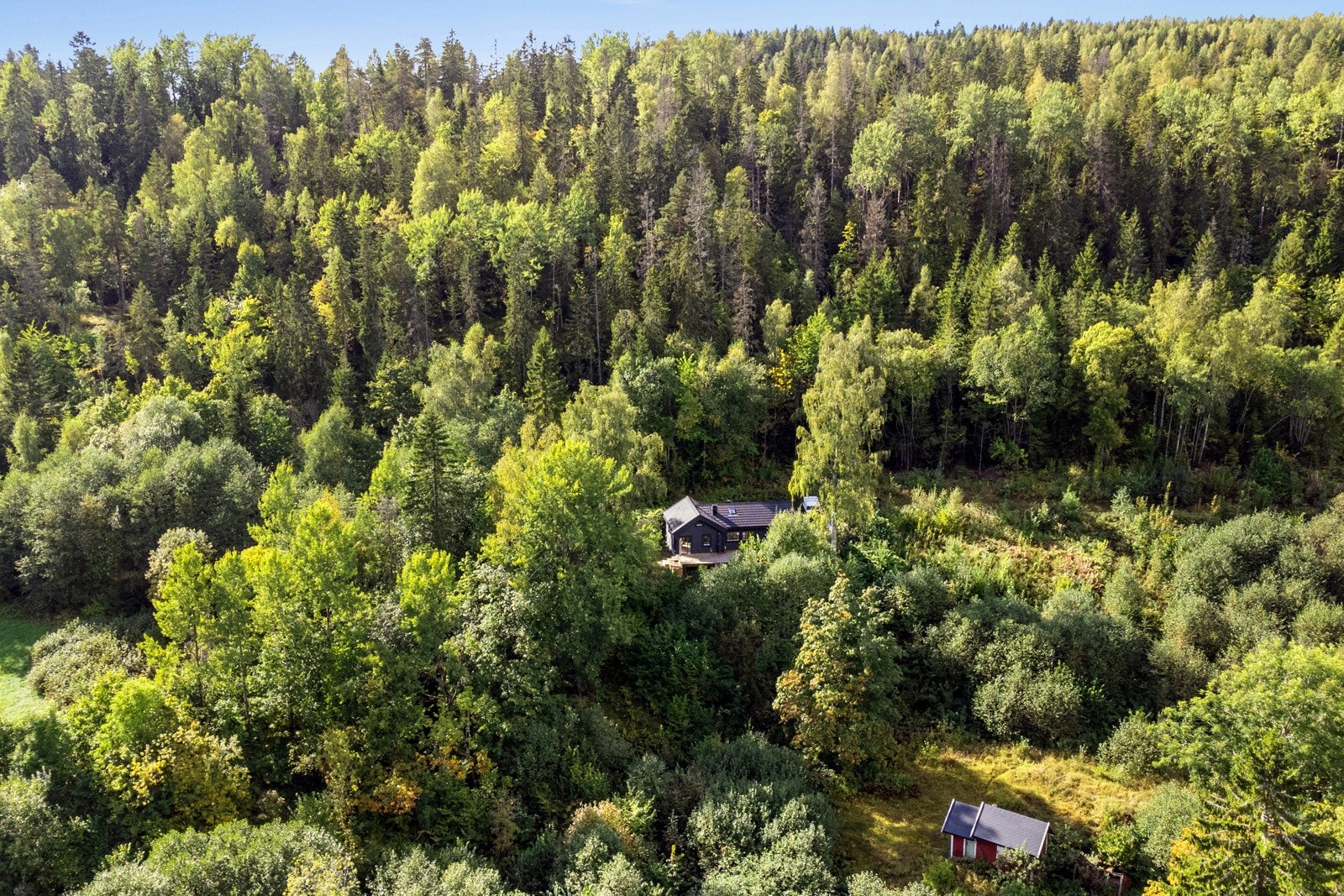 Skjermet tomt i naturskjønne omgivelser. Galleribilde