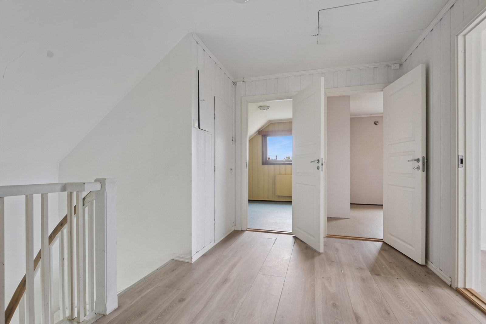 Gangen i andre etasje fordeler tilgangen til soverommene og badet Galleribilde