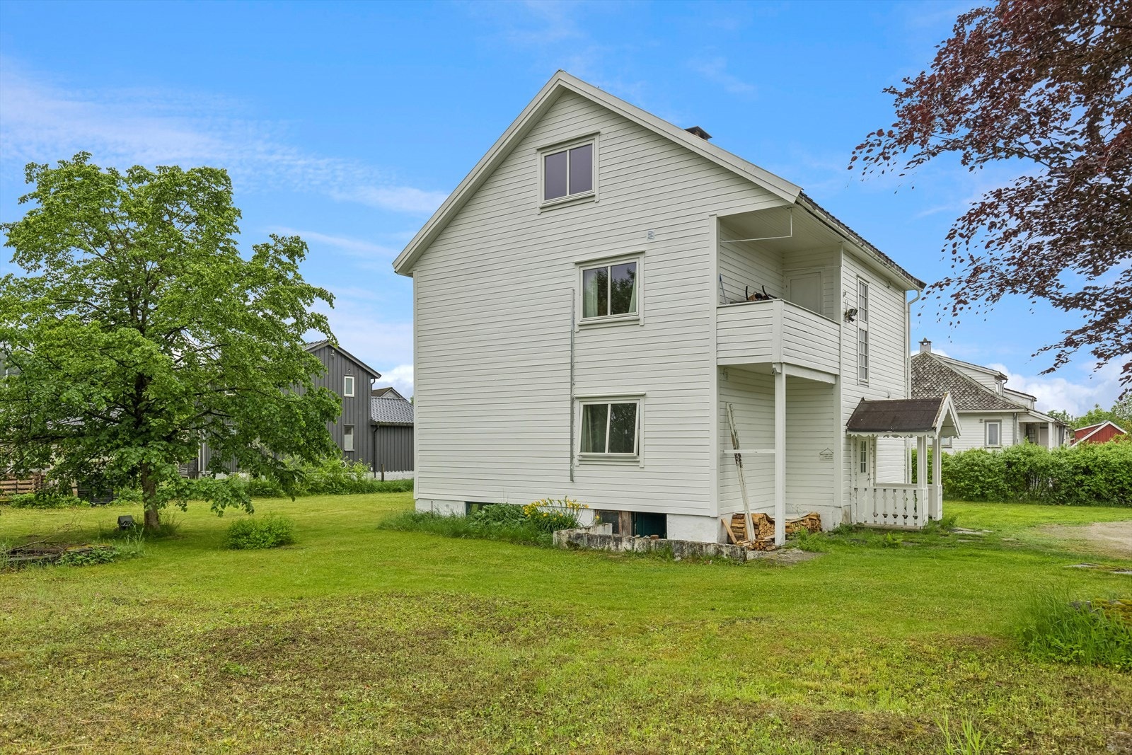 Tomannsbolig over 4 plan med god planløsning. Galleribilde