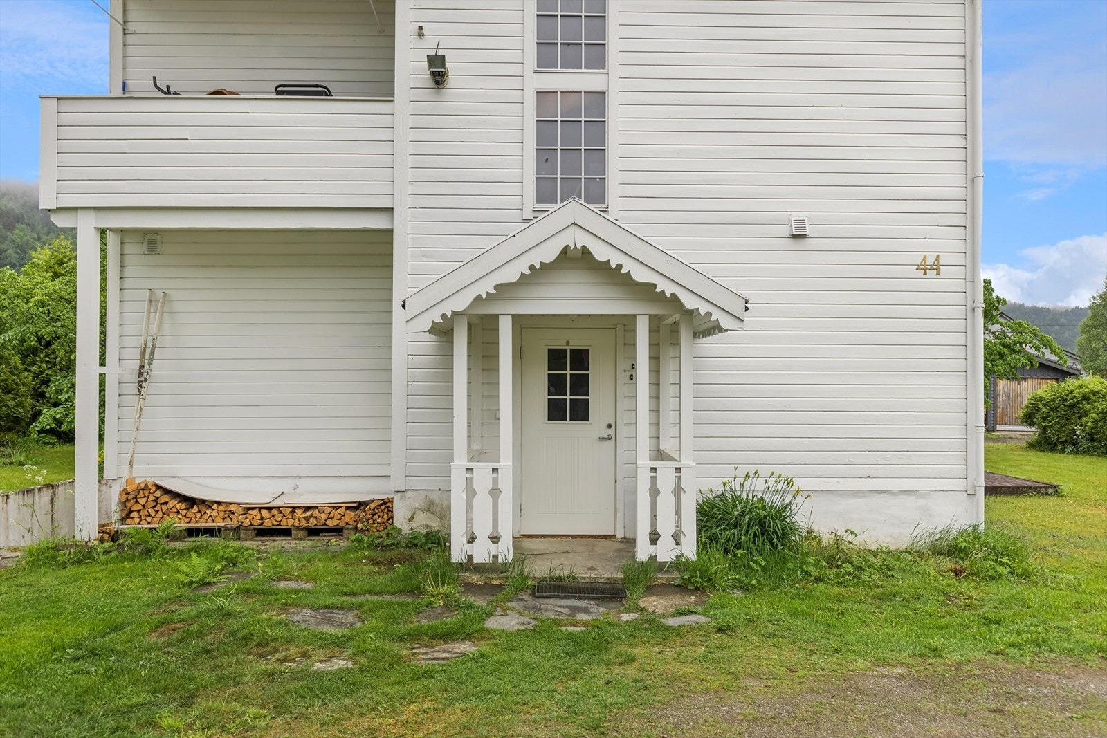 Inngangsparti. Galleribilde