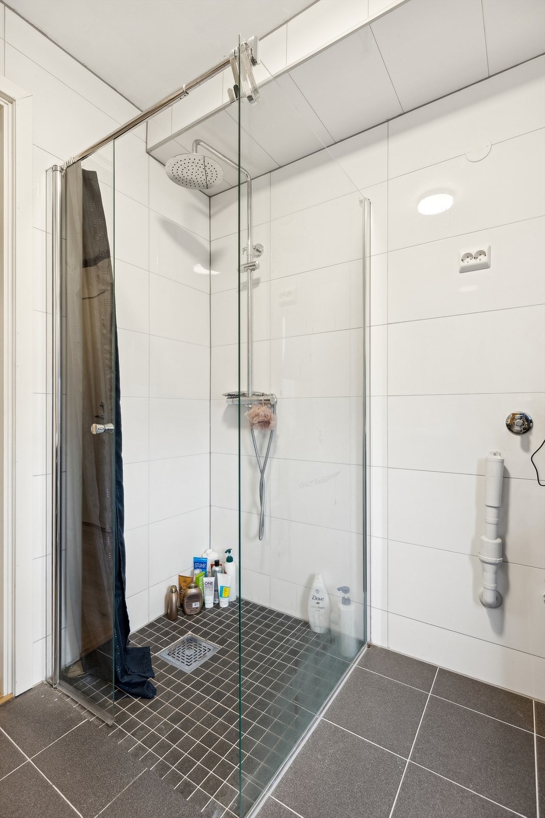 Det er elektriske varmekabler i gulvet. Galleribilde