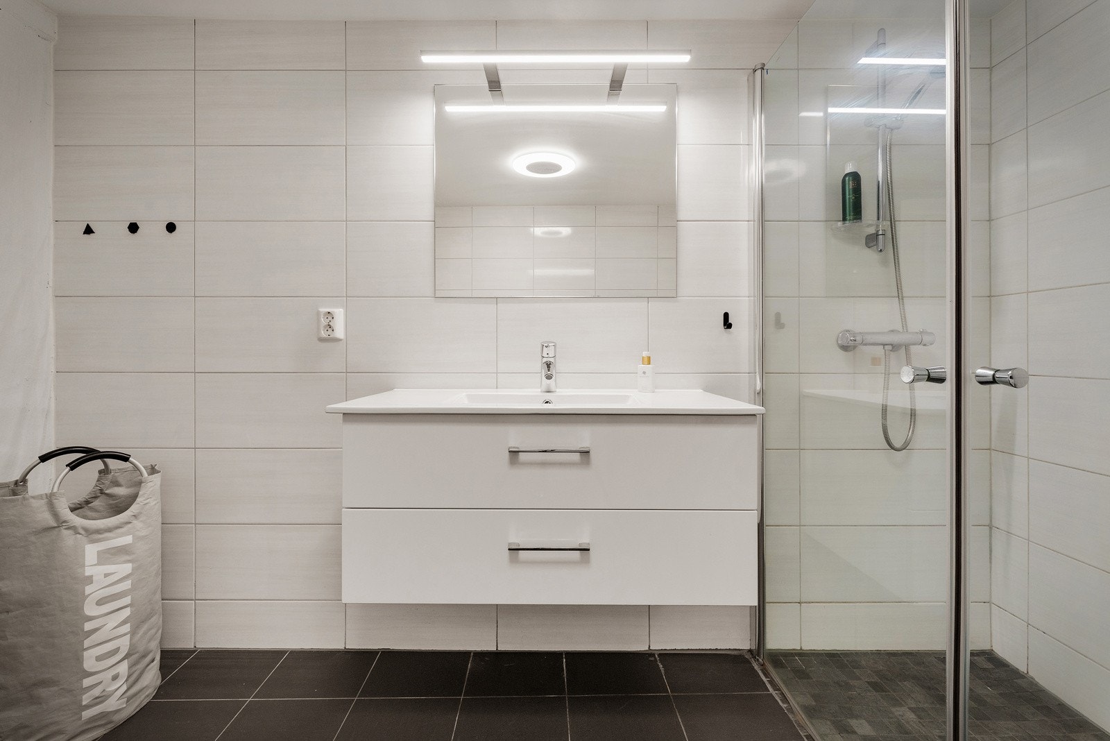 Ventilasjon via elektrisk avtrekkventil. Galleribilde