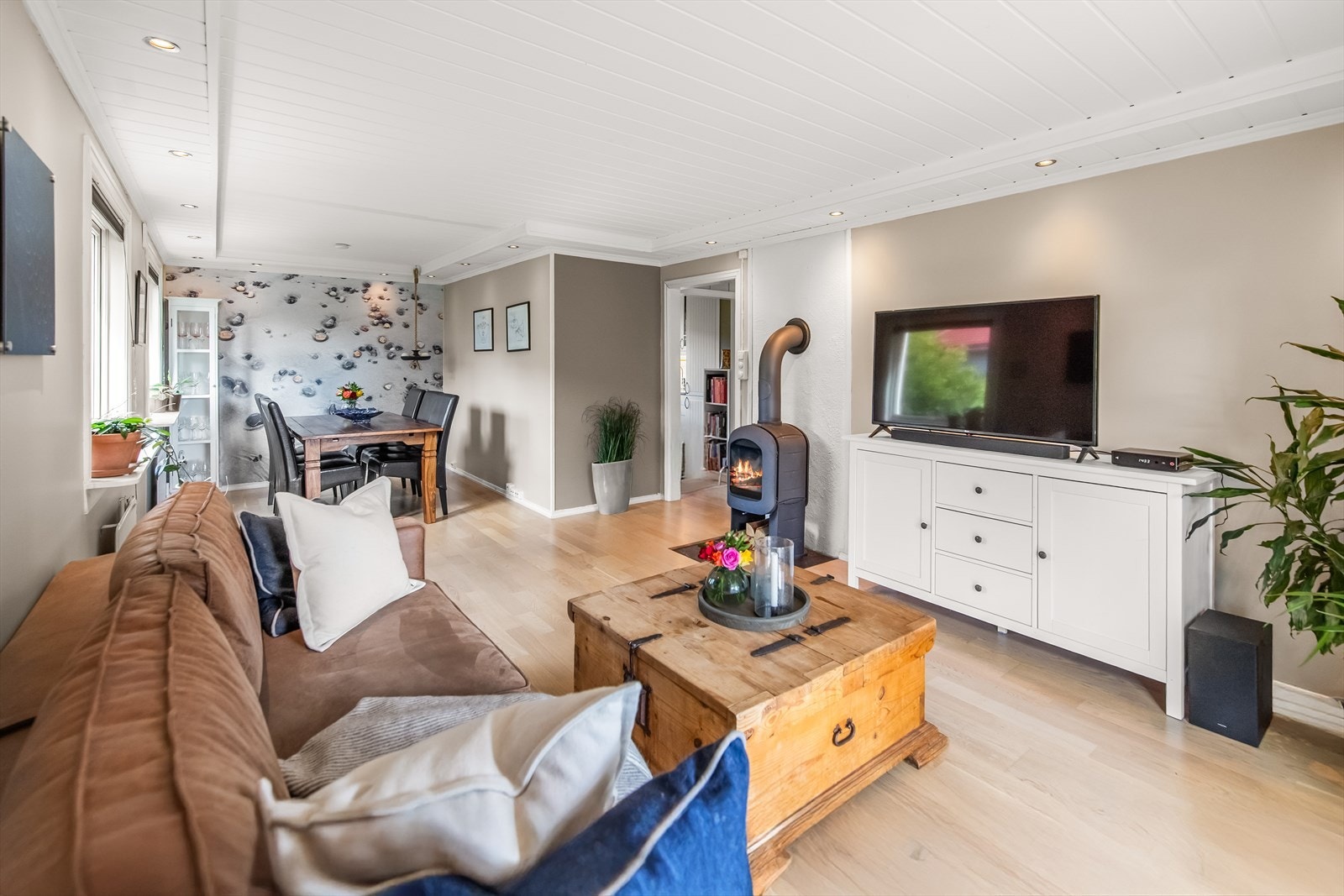 Her er det også fint plass til sofaløsning med tilhørende TV-møblement. Galleribilde