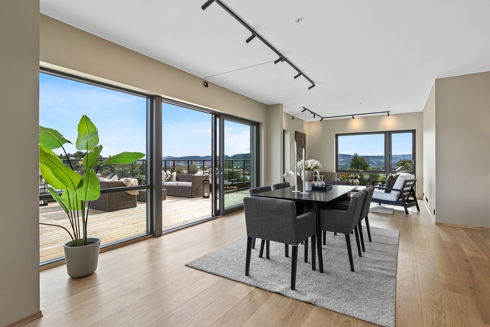 Velkommen til Anders Wigens veg 4B - En sjelden og påkostet toppleilighet med hjørnebeliggenhet på et ettertraktet boområde. Galleribilde