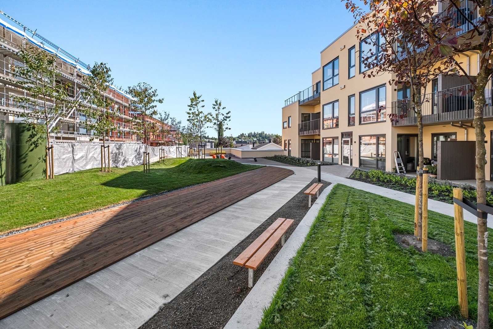 I Bymarka finner man fine turløyper både på sommer- og vinterstid. Innenfor en radius på ca. 1 km fra boligen finner du også Haukvannet, Lianvatnet og Kyvatnet med bade og fiskemuligheter. Galleribilde