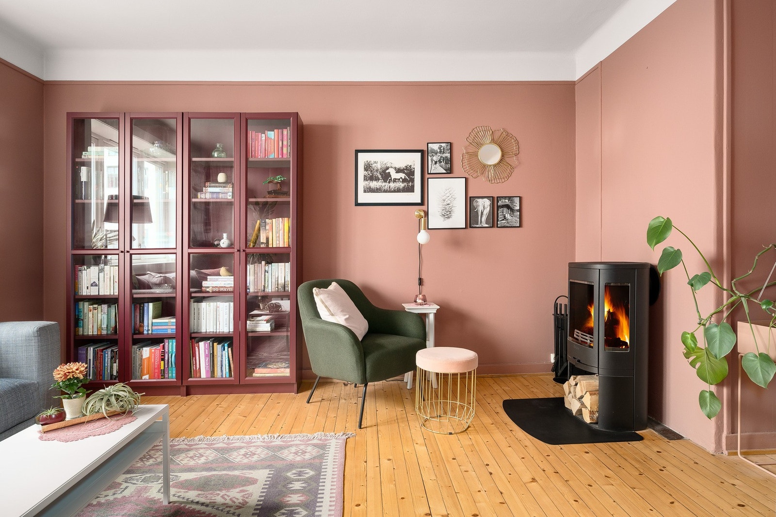 Her har du plass til innredning av både spisegruppe og sofagruppe. Galleribilde