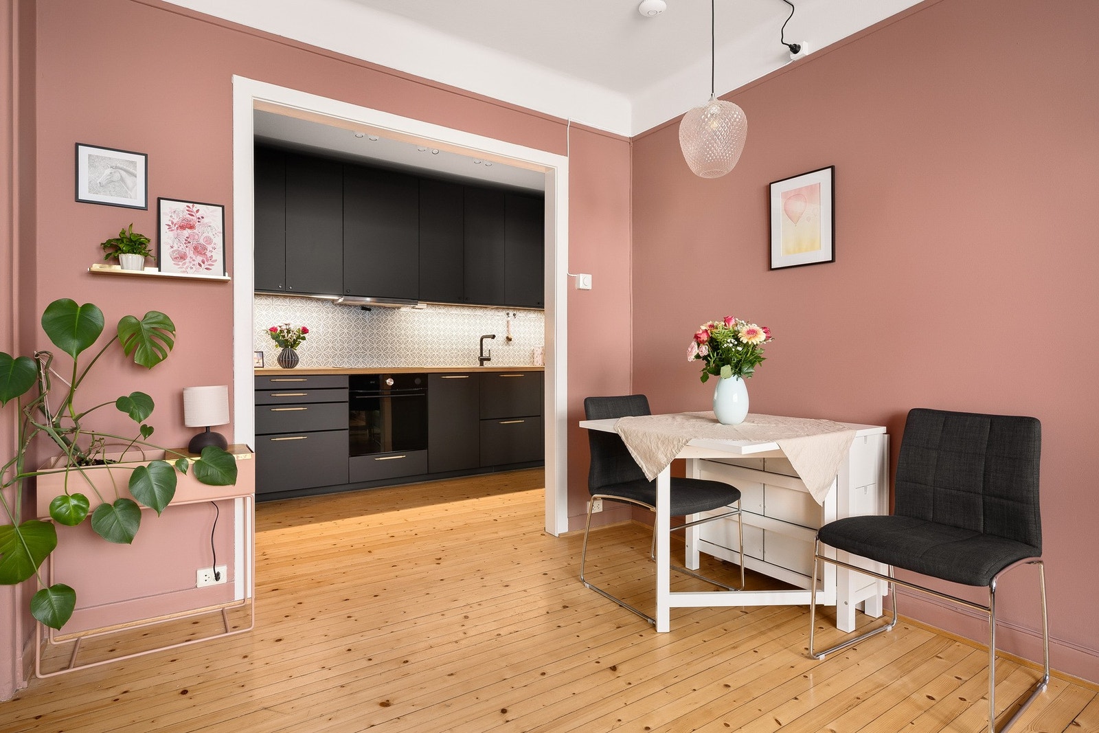 Dette er en supersjarmerende og lun 2-romsleilighet midt på Sagene. Galleribilde