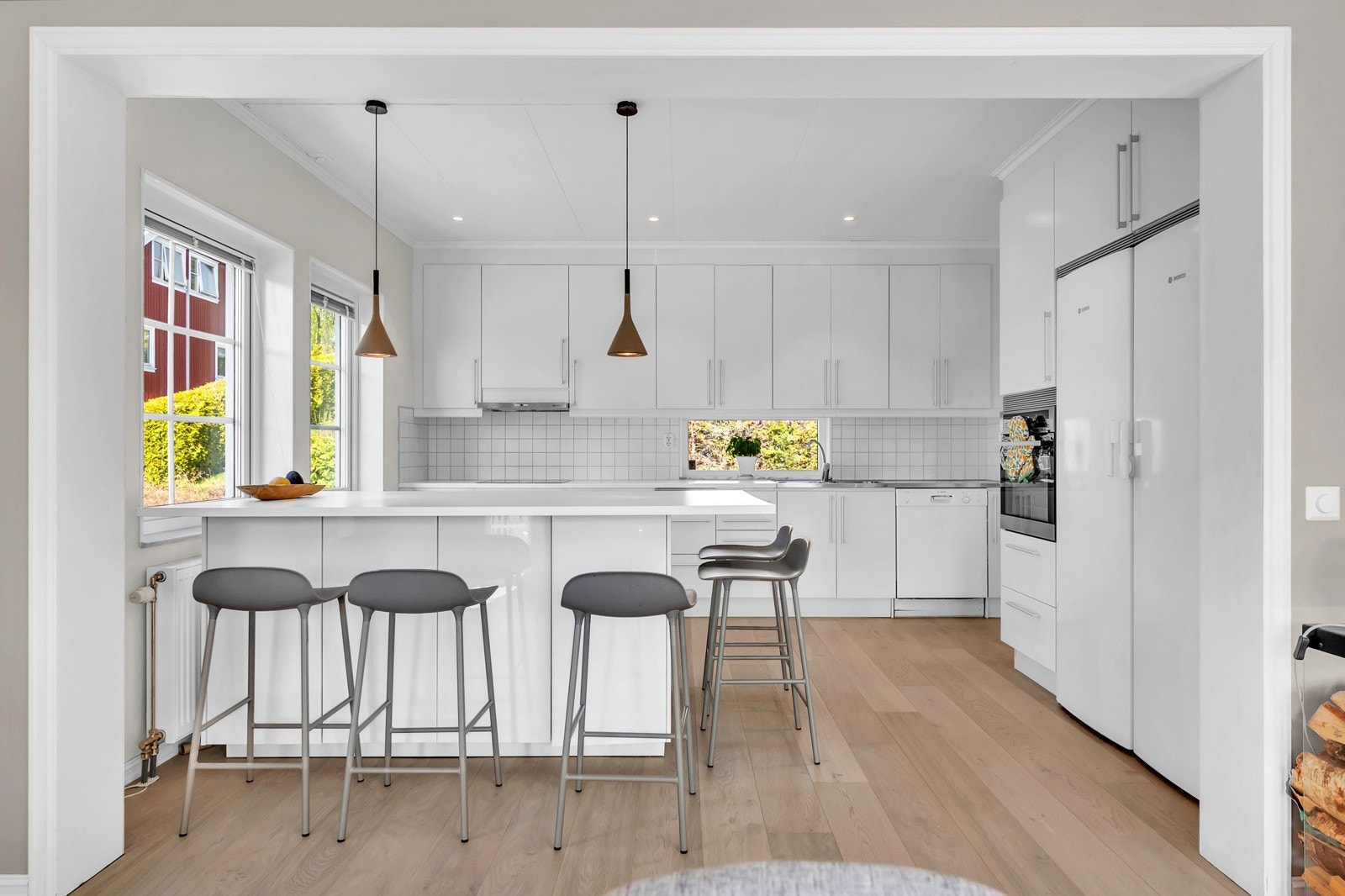 Kjjøkken med barløsning/kjøkken-øy Galleribilde