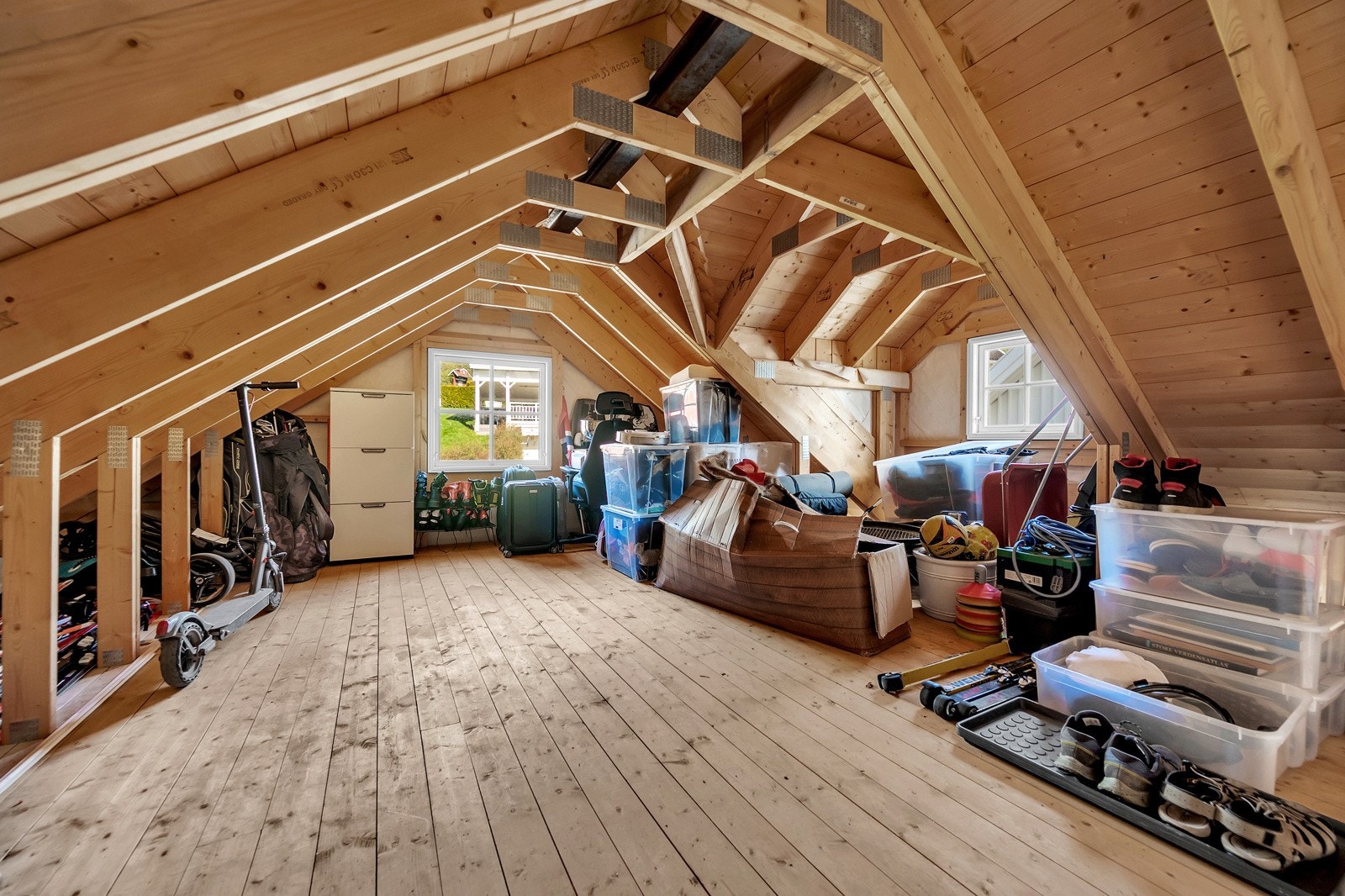 Oppbevaringshems i garasje Galleribilde