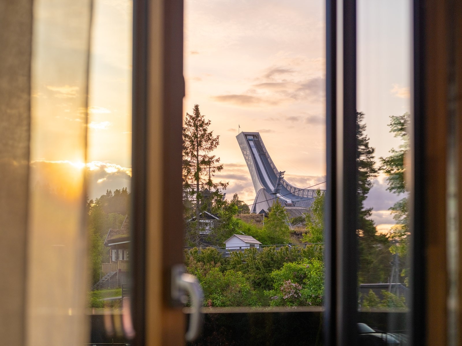 Nydelig utsikt fra boligens samtlige vinkler. Galleribilde