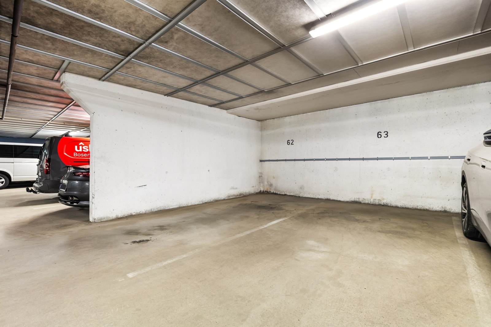Det medfølger garasjeplass (nr. 62) i felles garasjeanlegg med heisadkomst. Det er mulig å montere elbillader ved behov Galleribilde