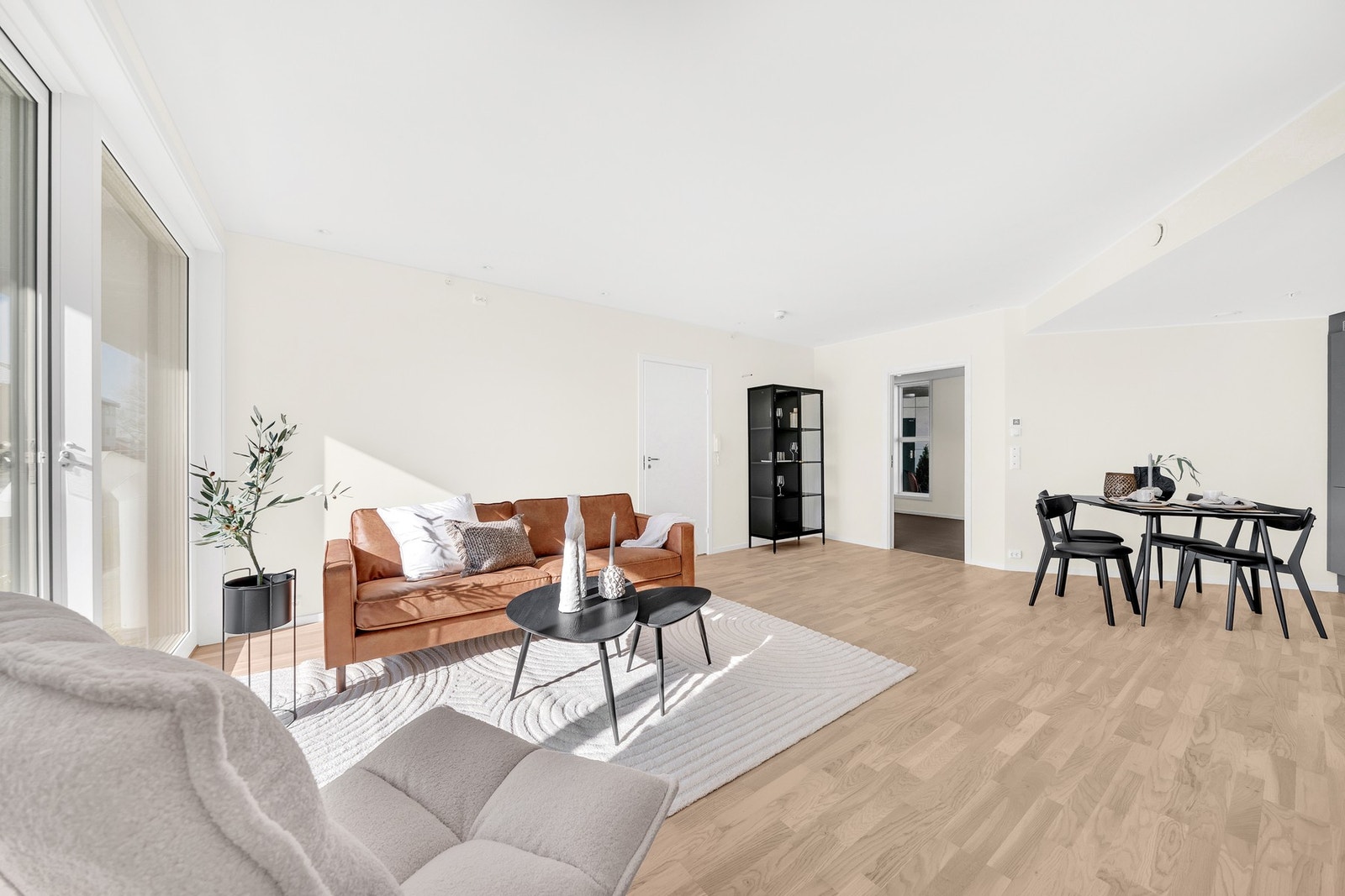 Med store vindusflater får du rikelig med naturlig lysinnslipp. Galleribilde