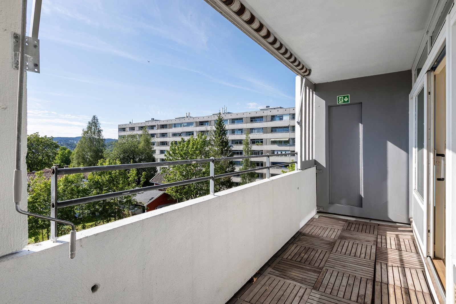 Balkongen gir gode muligheter til å nyte solrike dager. Galleribilde