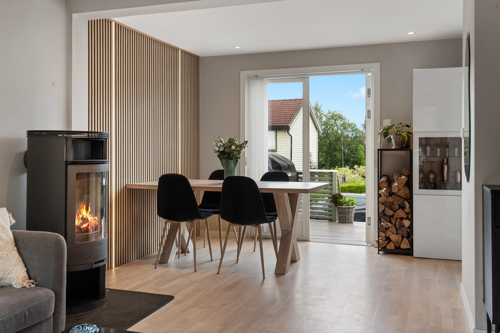 Velkommen til Linneaveien 15B presentert av EiendomsMegler1 ved Marius Inderhaug Østby! Galleribilde