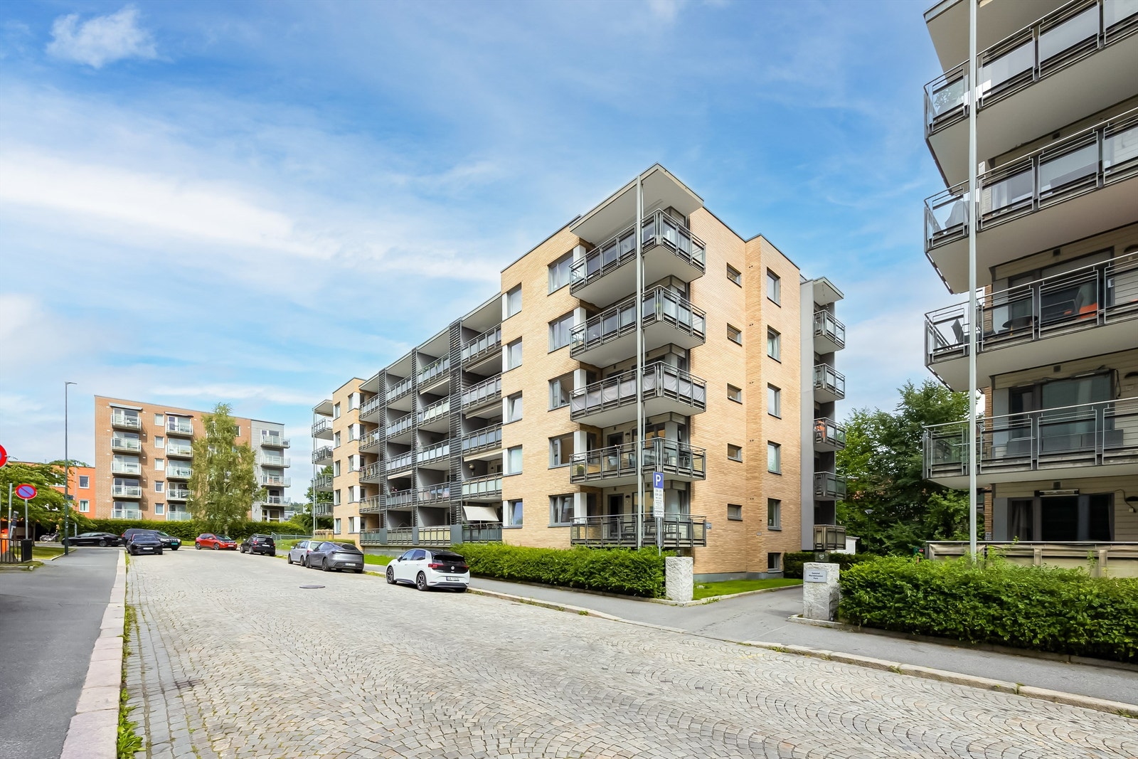 8-10 minutters gange fra leiligheten til Nydalen, BI og Storosenteret. Galleribilde