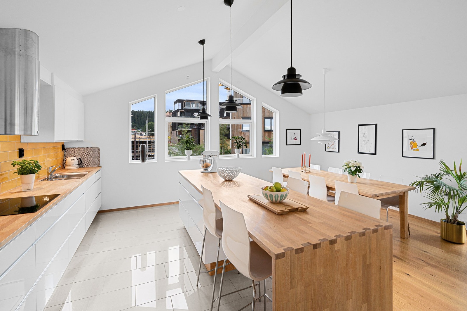 Kjøkkenet holder en god standard, noe som blir bekreftet av takstmann som har gitt alle punkter tilstandsgrad 1 (TG1). Galleribilde