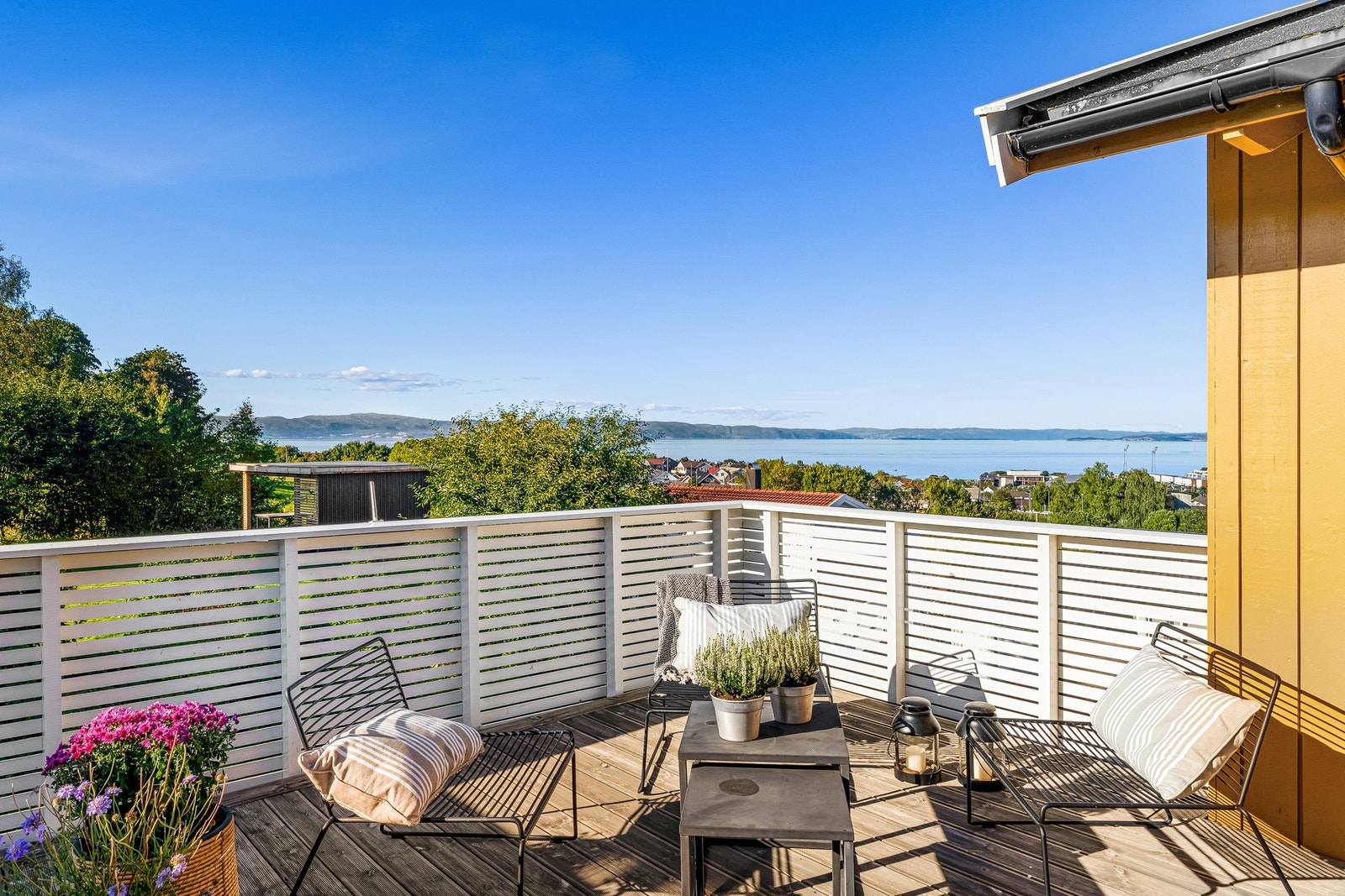 Det er flere lekeplasser og rekreasjonsområdet rett i nærheten. Turmulighetene ligger kun minutter unna. Galleribilde