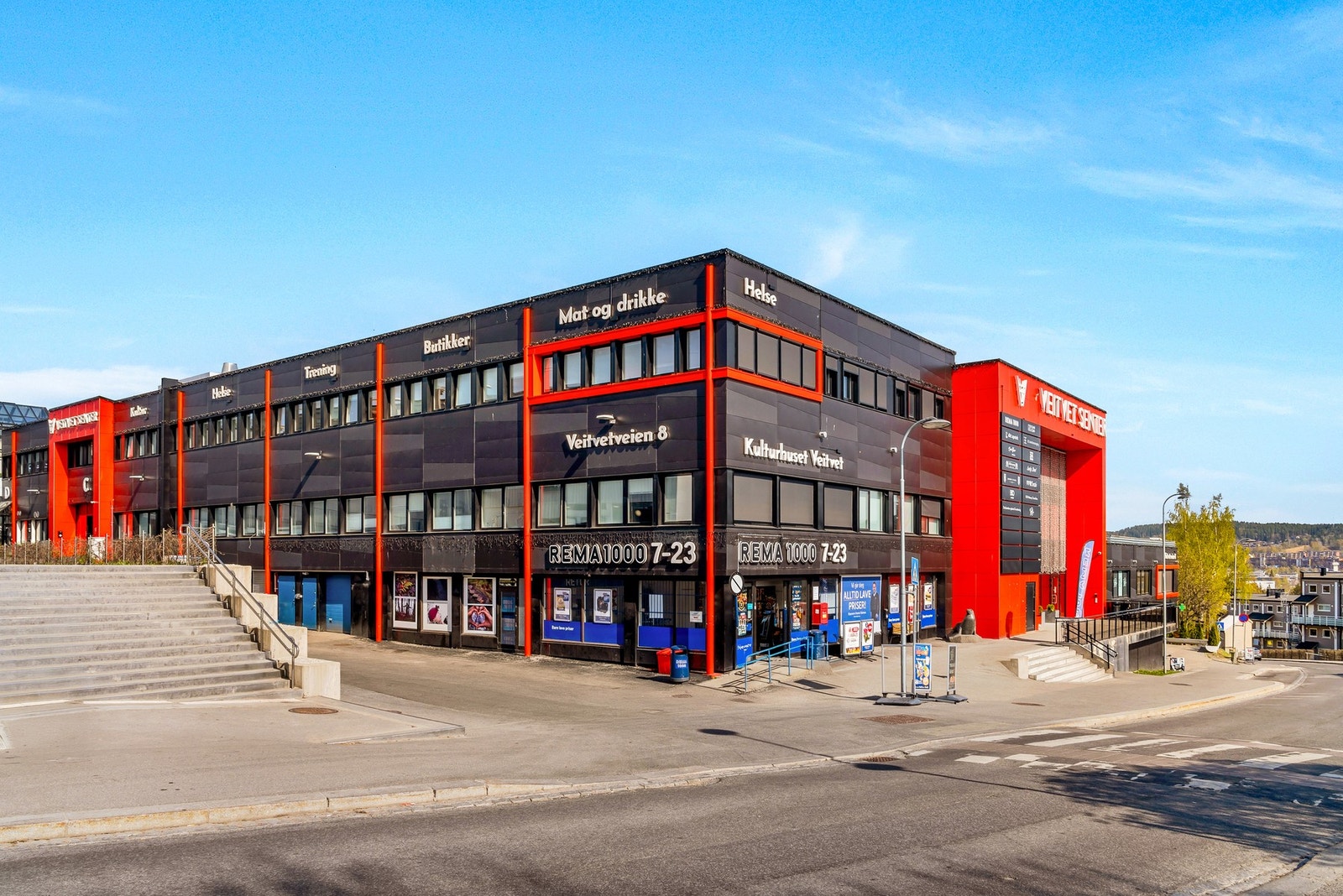 Det er kun 5 minutters gange til både Kiwi og Rema 1000 på Veitvet, og Veitvet Senter ligger like i nærheten med matbutikker, post, apotek, lege, tannlege, treningssenter og hudpleie. Galleribilde
