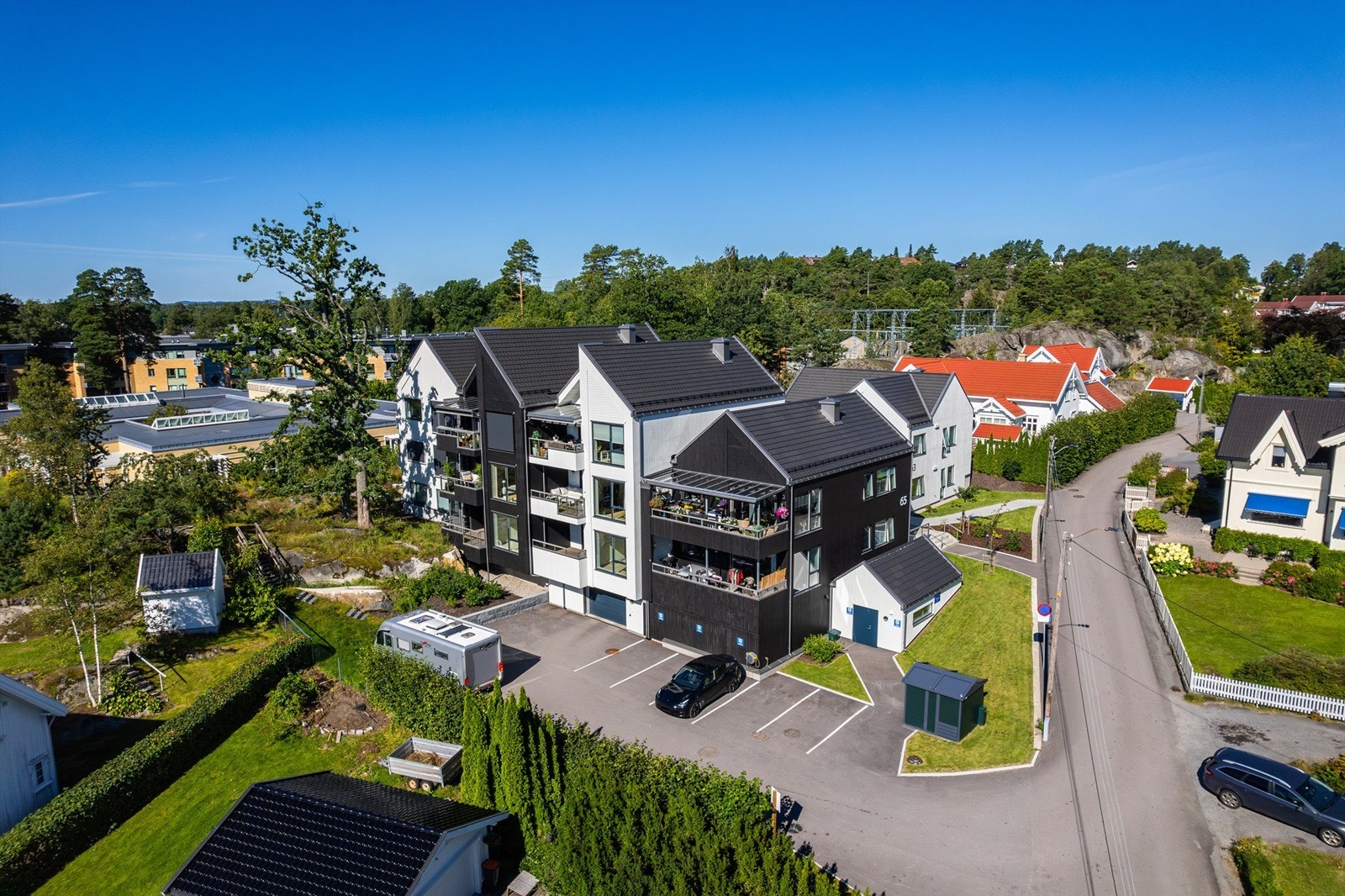 Et stille og fredelig nabolag på Ranvik Galleribilde