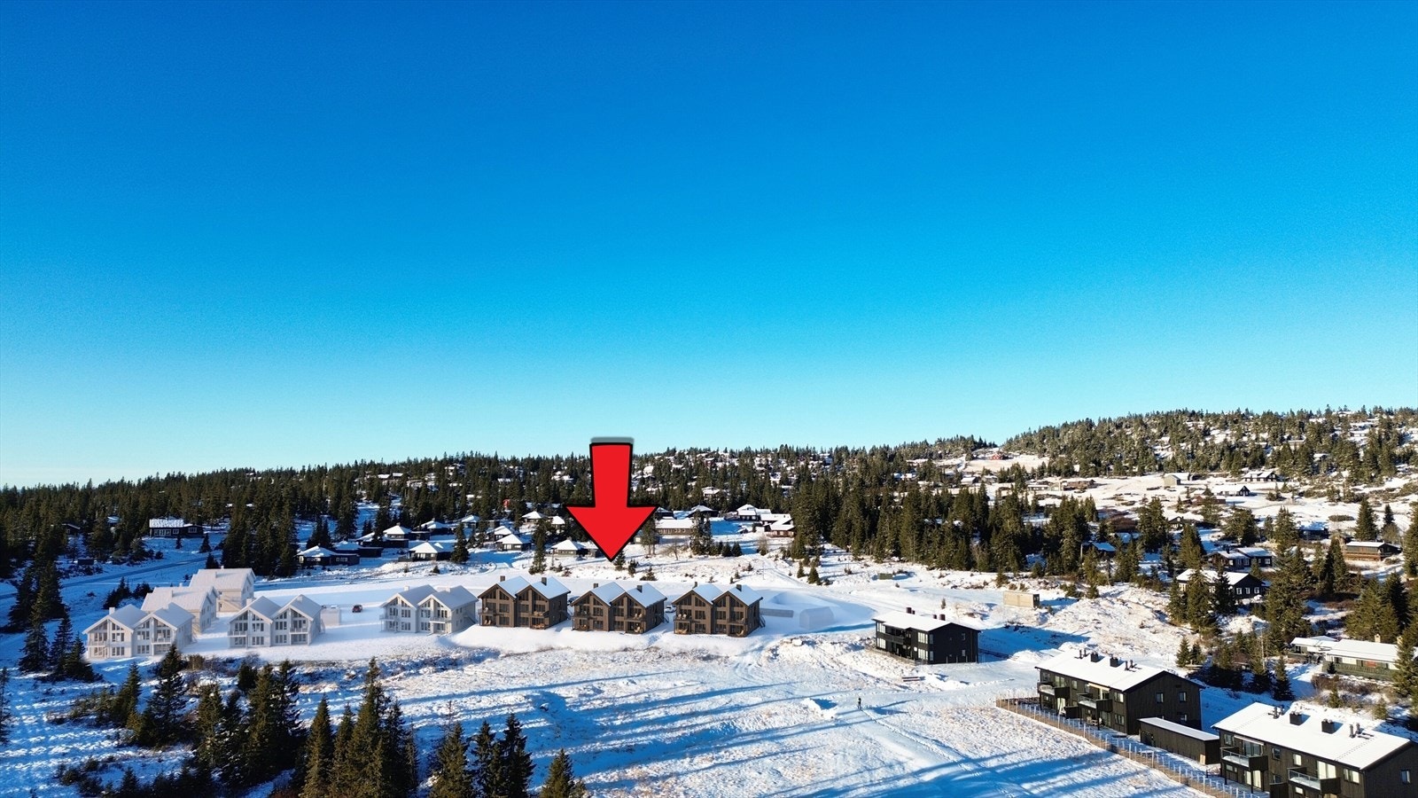 Perfekt plassering på Sjusjøen. Sentralt og enkelt. Parker bilen når du kommer, alt du trenger er i gangavstand. Velegnet for offentlig kommunikasjon. Galleribilde