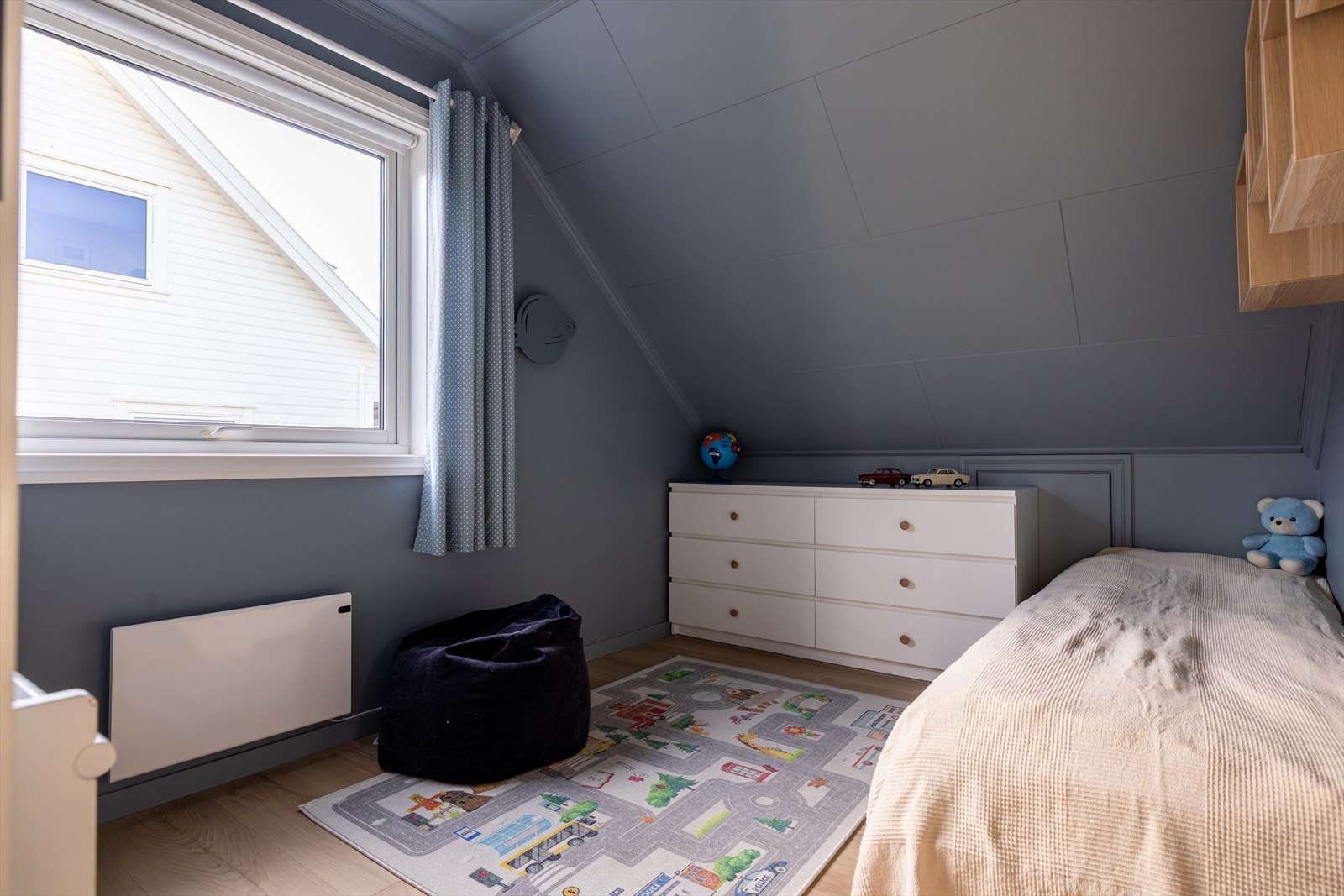 Soverom 3 benyttes i dag som barnerom Galleribilde