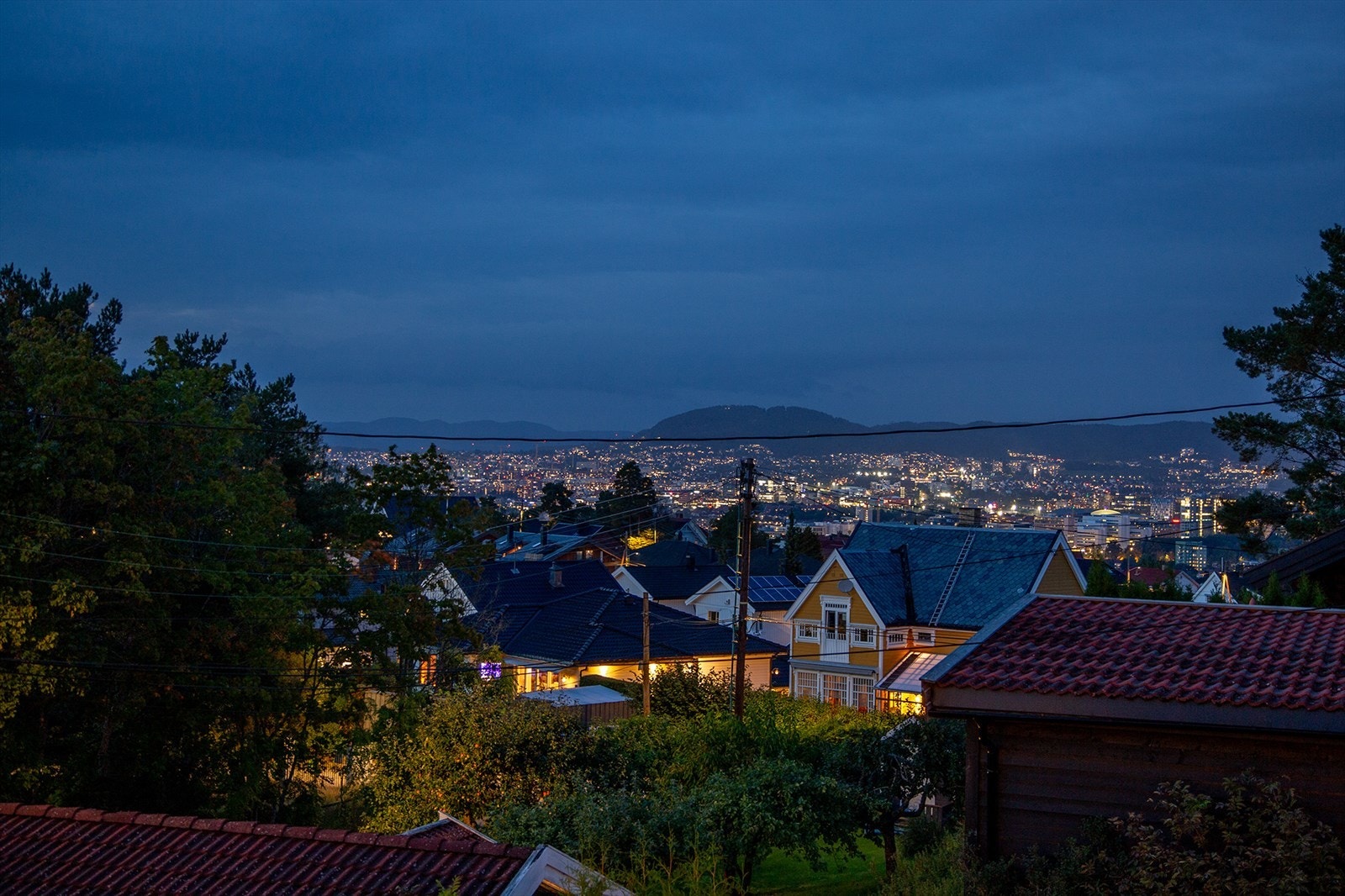 Flott utsikt fra balkongen mot sentrum Galleribilde