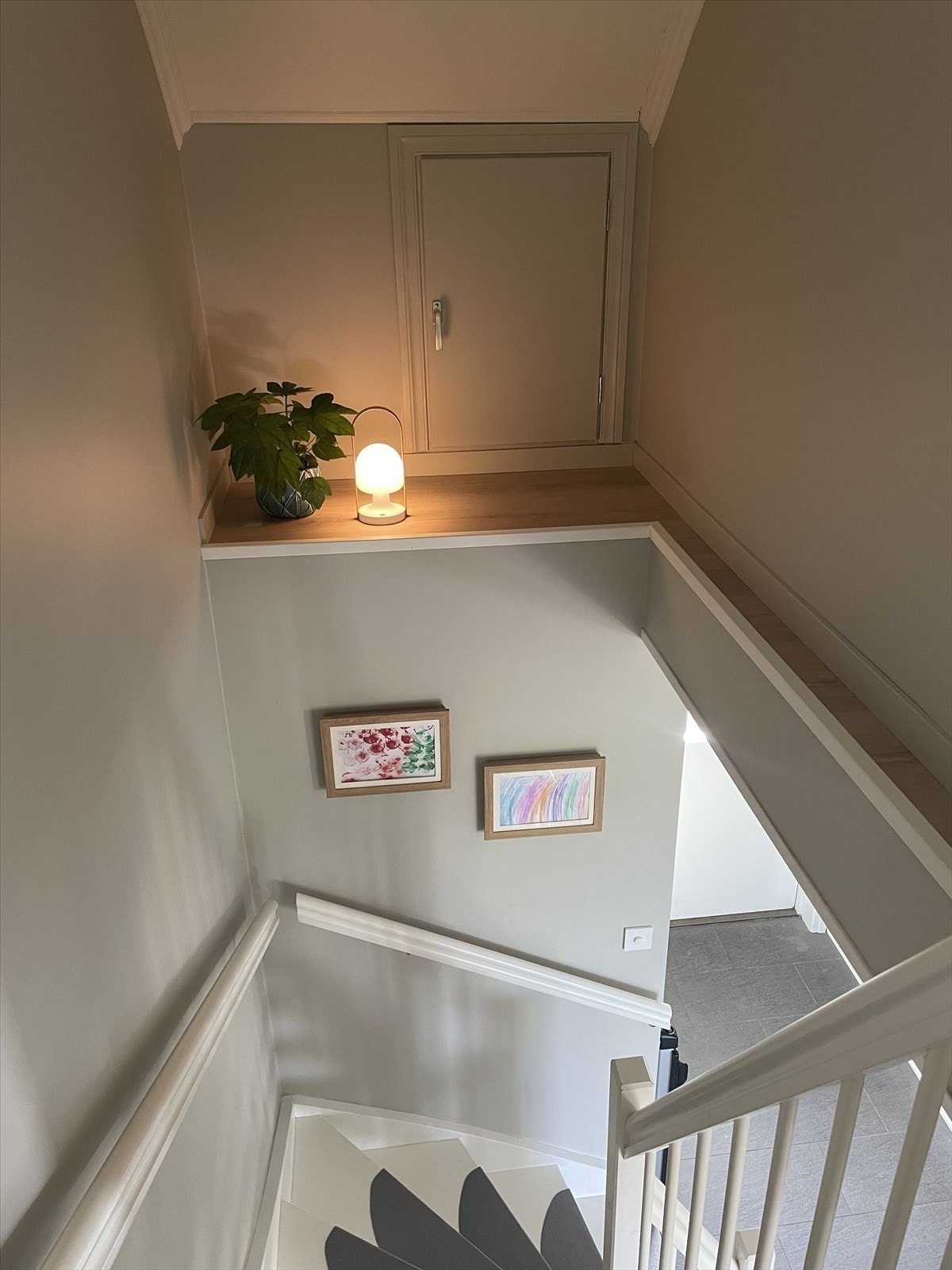 Lagring på sideloft i trappegang og på soverom Galleribilde