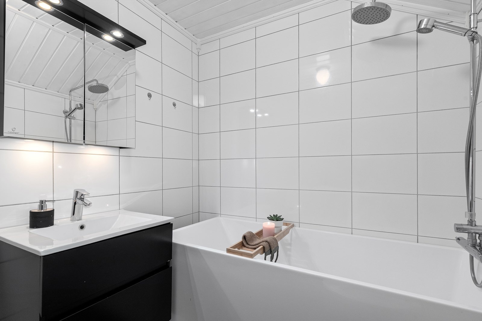 Bad i 2.etasje innredet med badekar Galleribilde