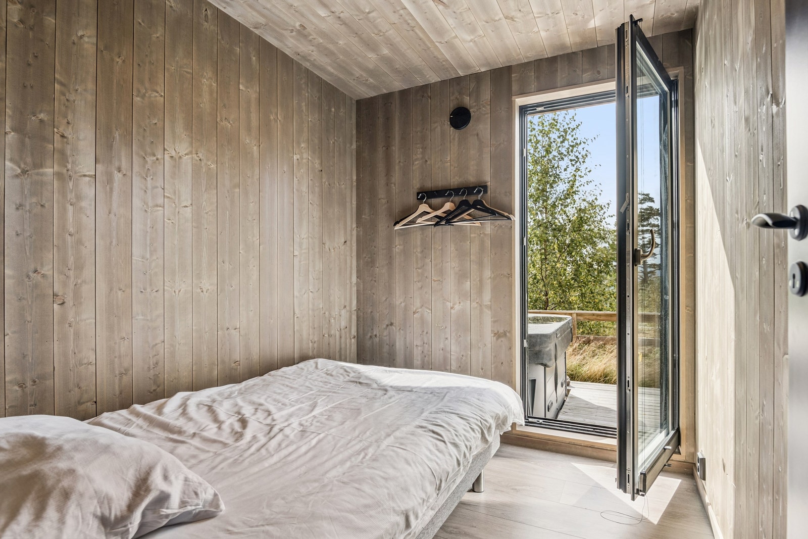 Begge soverommene har direkte utgang til terrassen via en egen terrassedør. Galleribilde