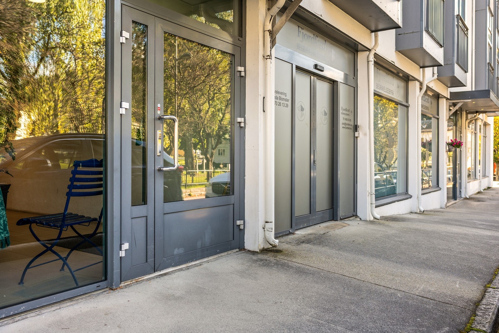 og porttelefon til ytterdøren. Gode parkeringsforhold i sentrum Galleribilde