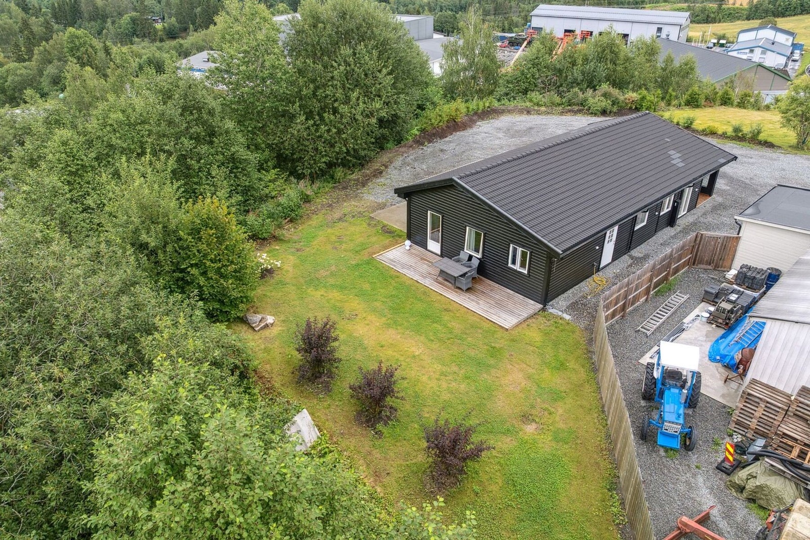 Her bor du med nærhet til flotte turområder, skog og mark. Galleribilde