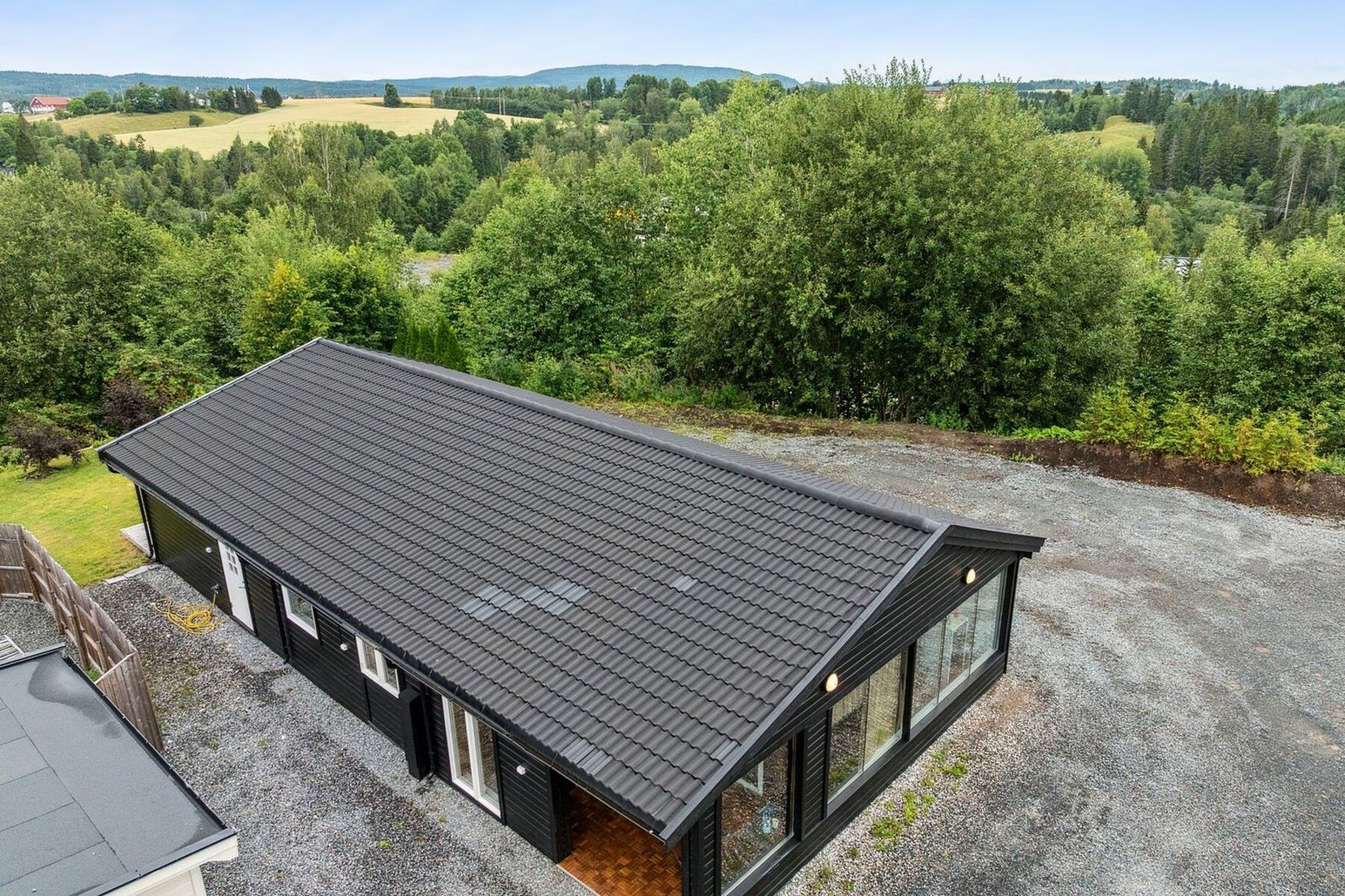 Beliggenheten gir en fin kombinasjon av landlig atmosfære og sentral tilgjengelighet. Galleribilde