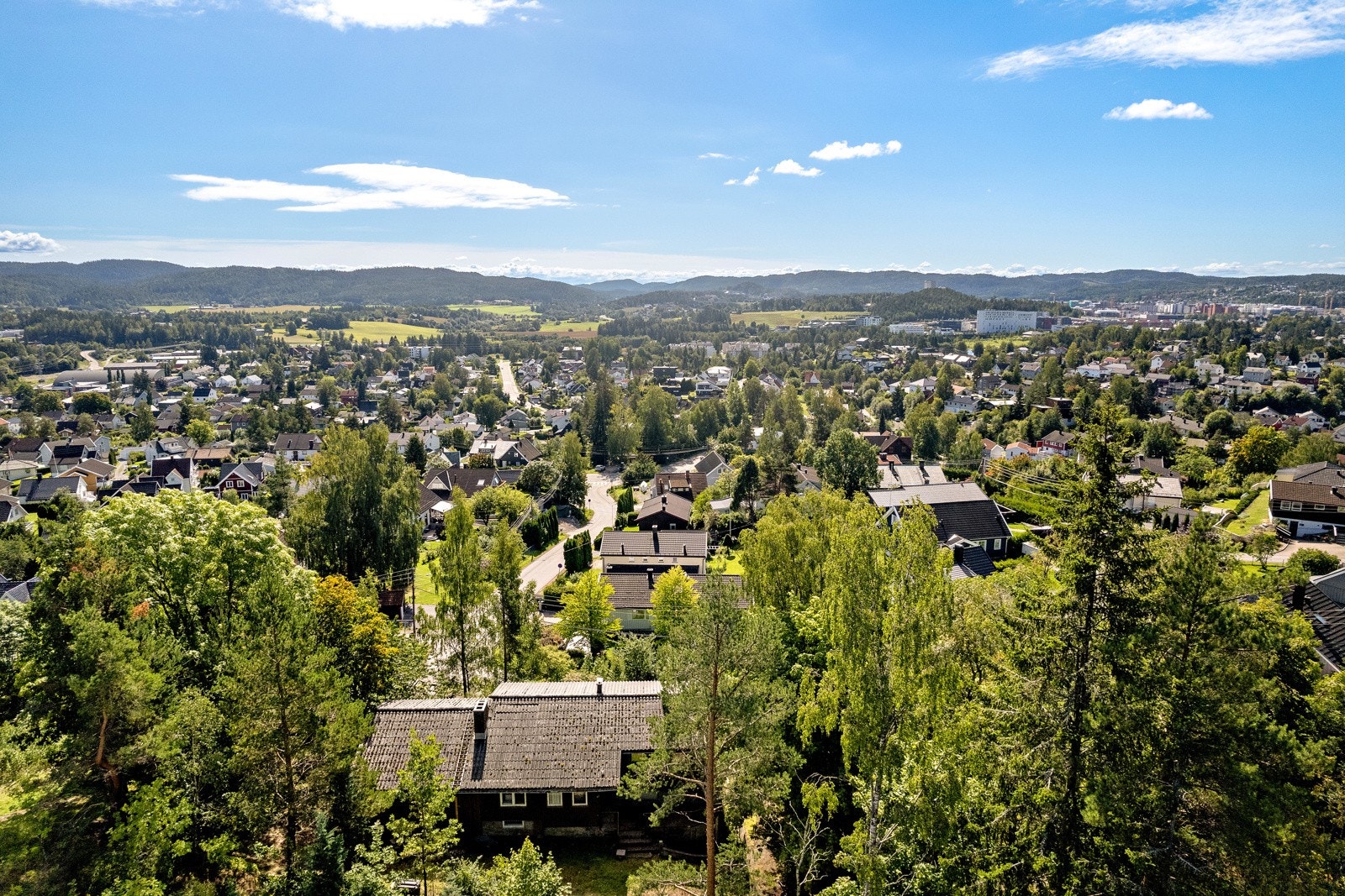 Utsikten øverst på tomten. Galleribilde