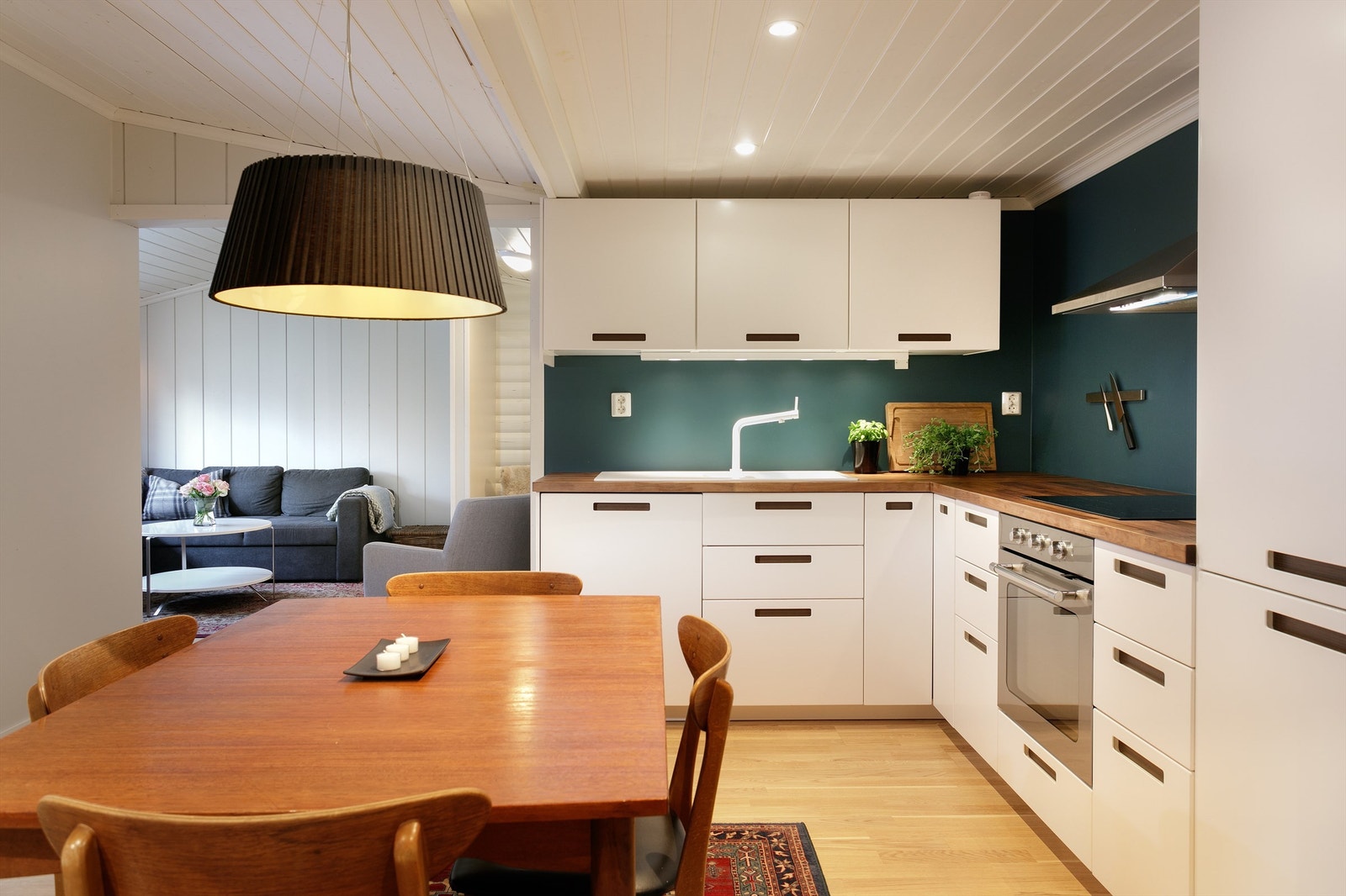 Kjøkken med spiseplass Galleribilde