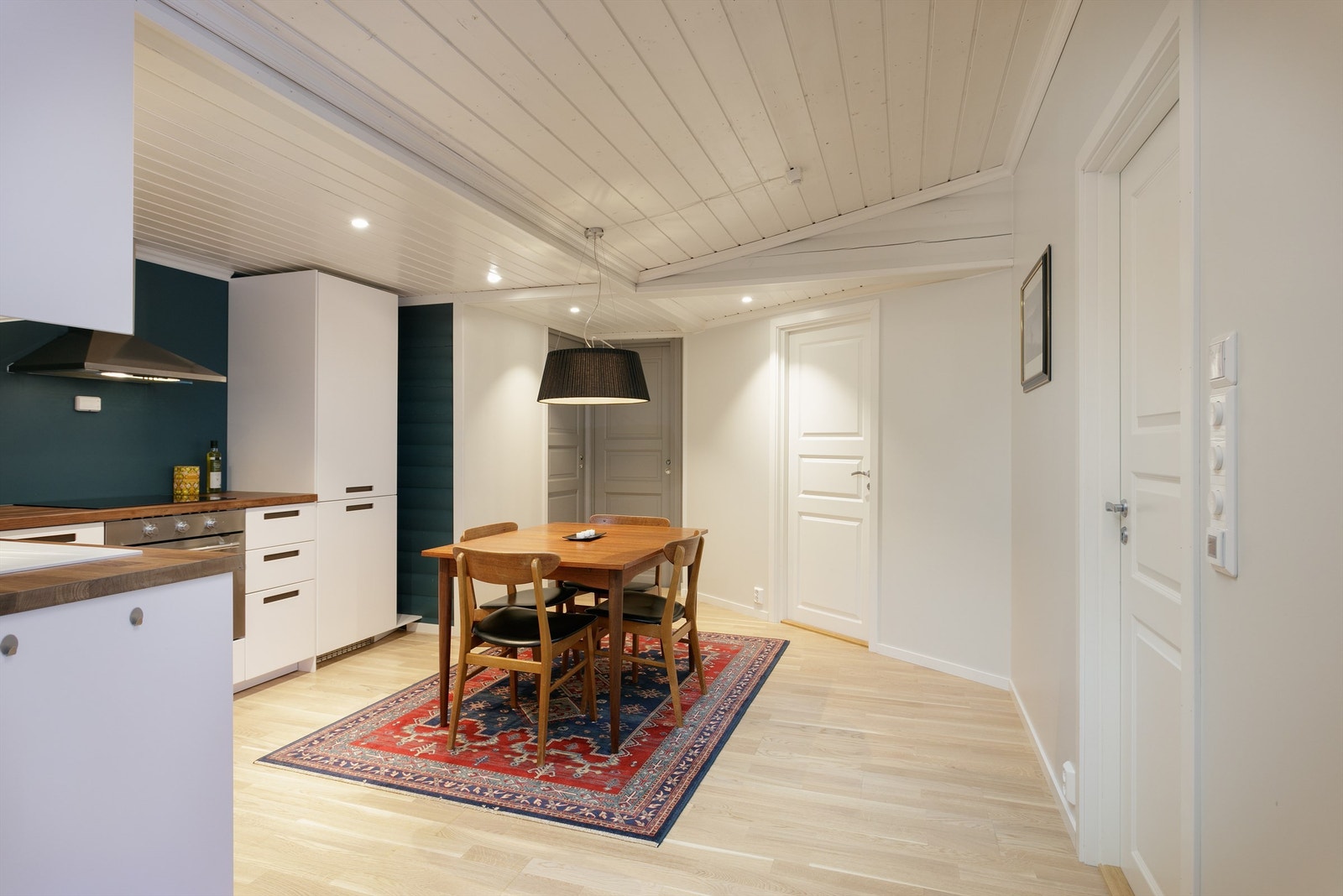 Det er god plass til spisestue i tilknytning til kjøkken Galleribilde