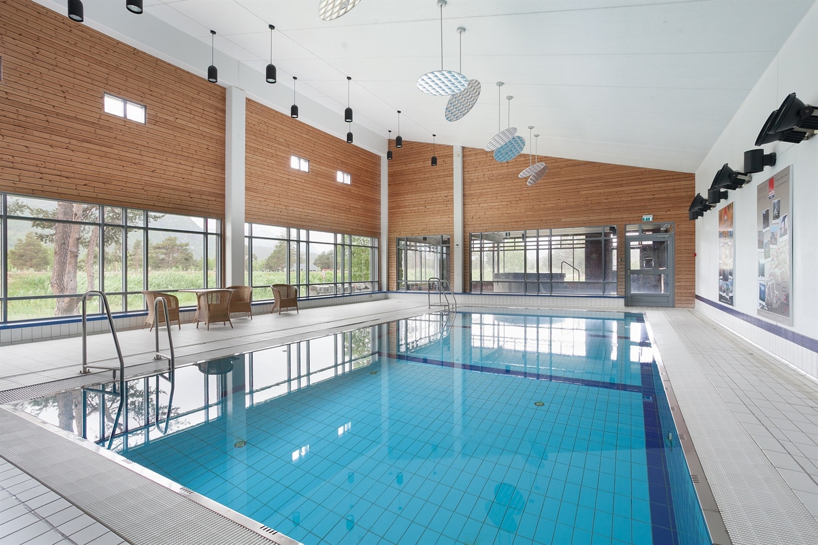 Basseng i velværesenteret Galleribilde