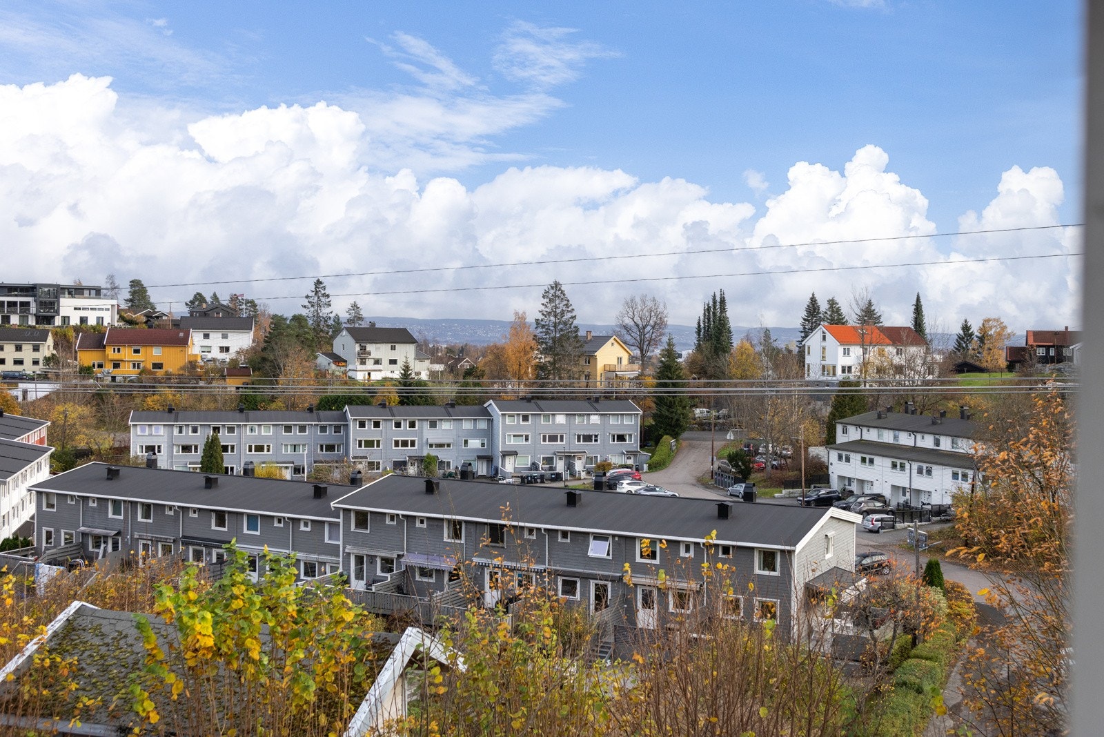 Et hyggelig nærområde med kort vei til fine turstier. Galleribilde