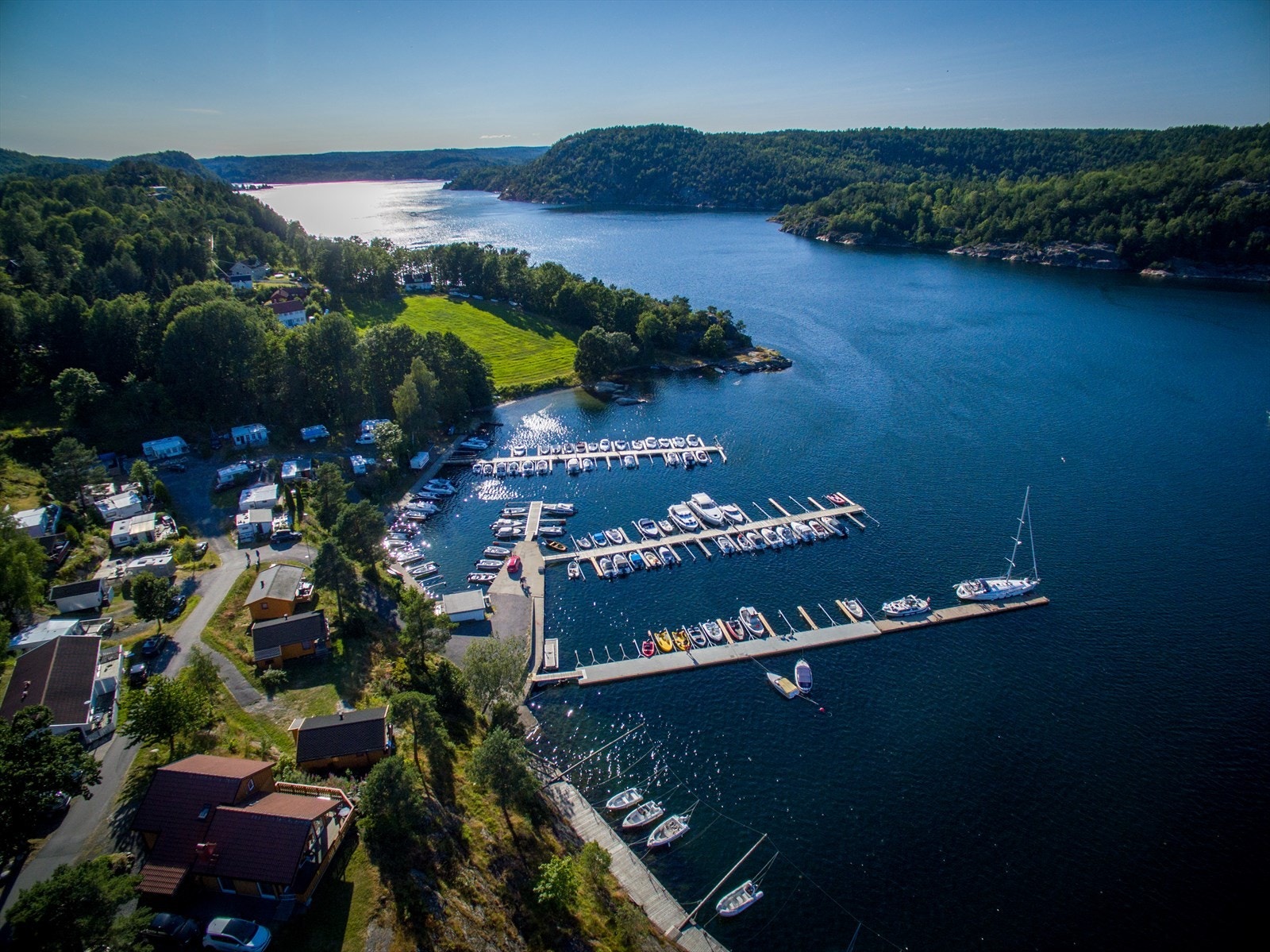 I bryggeanlegget til Sørlandet feriesenter vil man få rett til båtplass om ønskelig Galleribilde