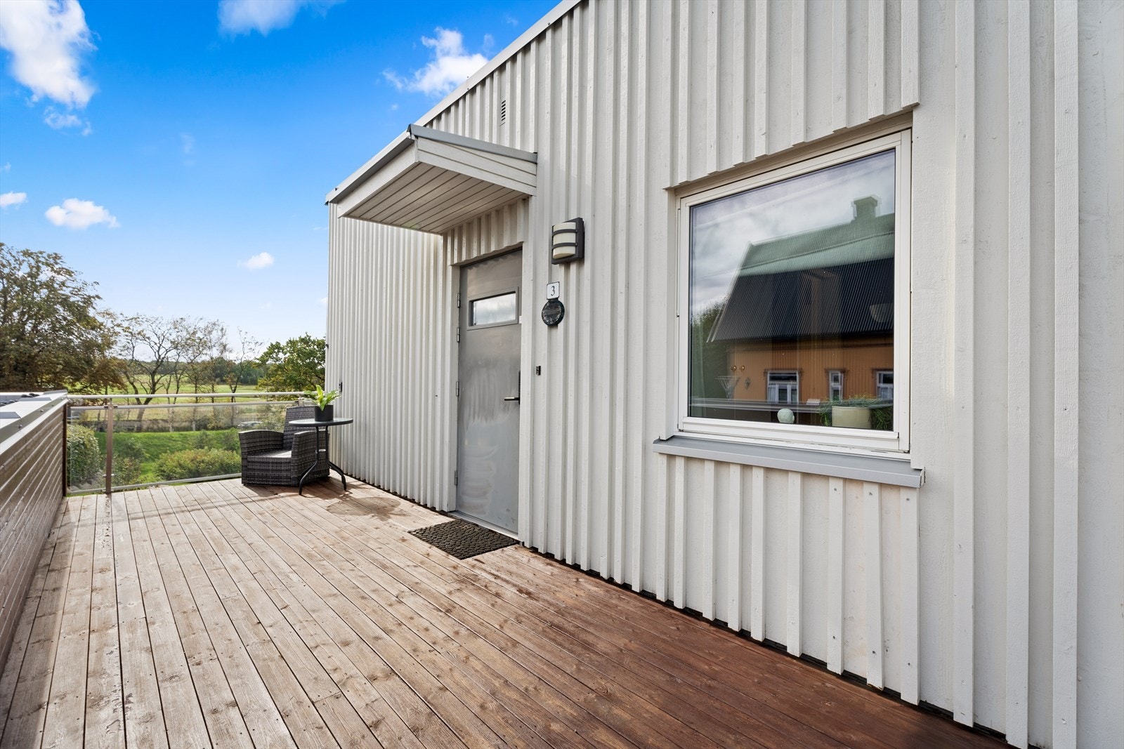 Inngangsterrasse på ca. 18 m². Galleribilde