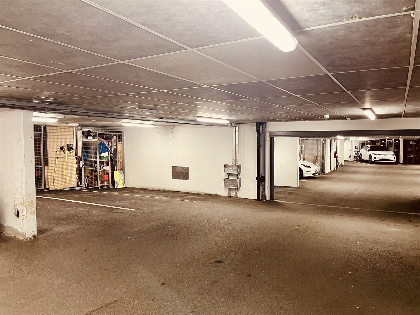 Det er heisadkomst til garasjeanlegg fra etasjeplan. Galleribilde