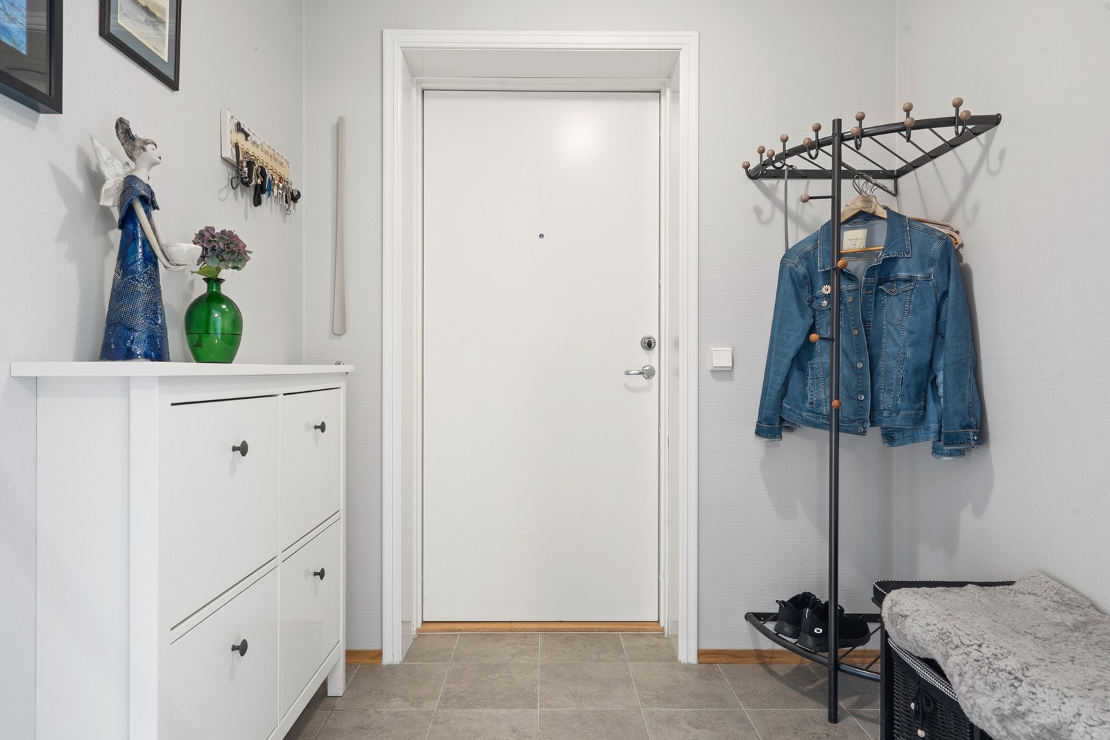 Lys og luftig entré. Galleribilde