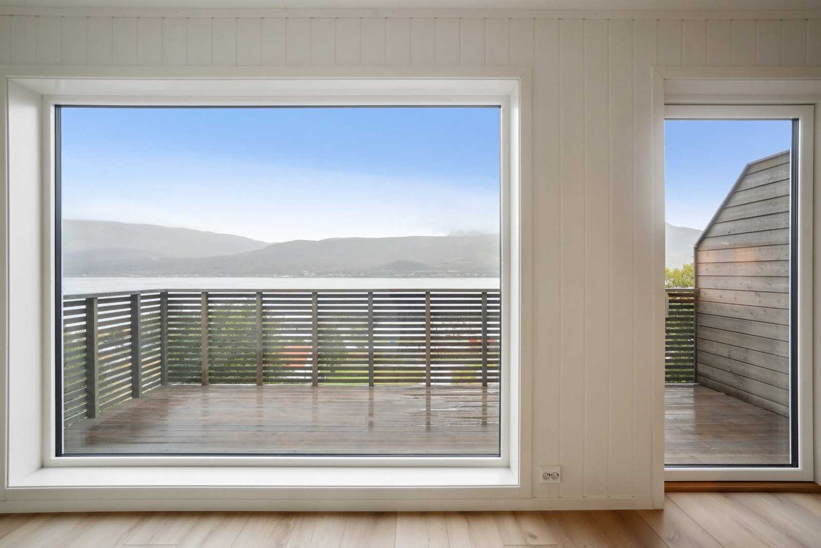 Utsikt fra stue og balkong. Galleribilde