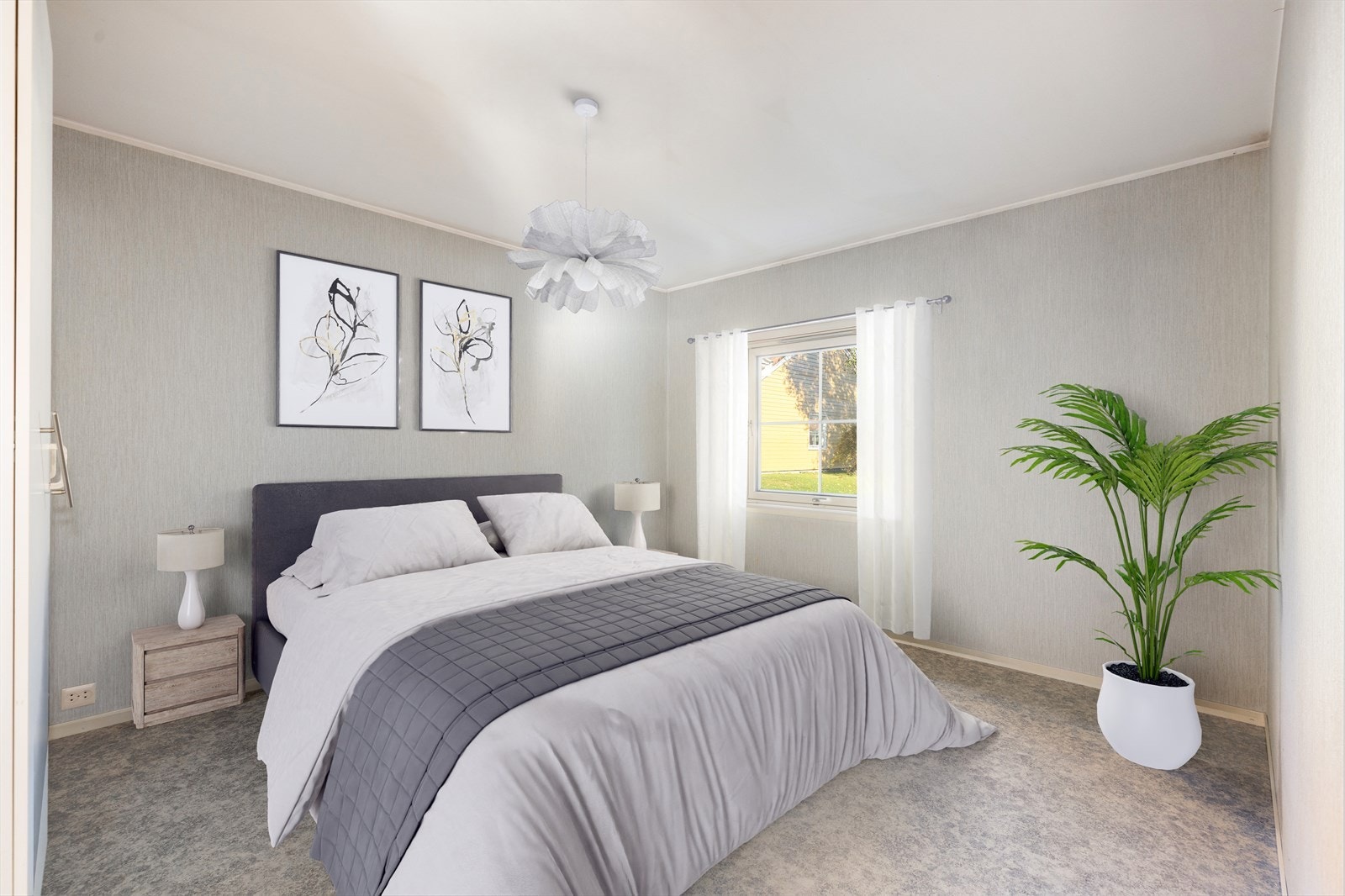 Hovedsoverom er av god størrelse med garderobeskap (Digital møblering, kun en illustrasjon) Galleribilde