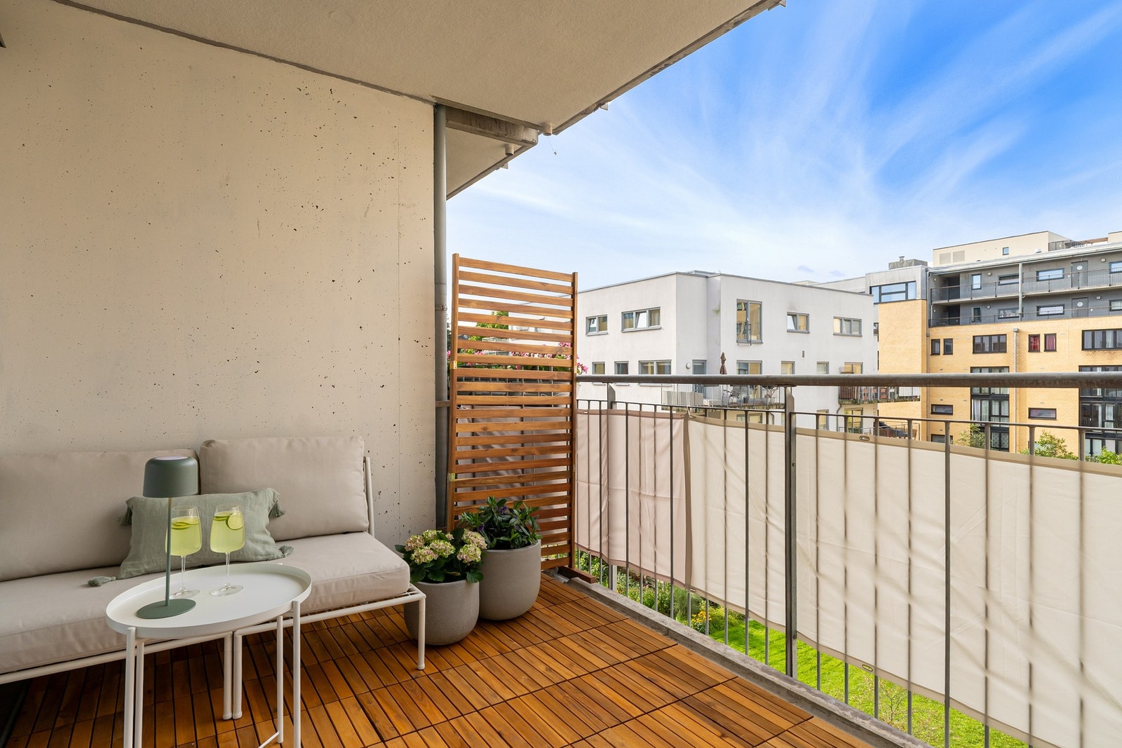 Balkongen er på ca. 7 kvm og vender mot hyggelig bakgård. Galleribilde